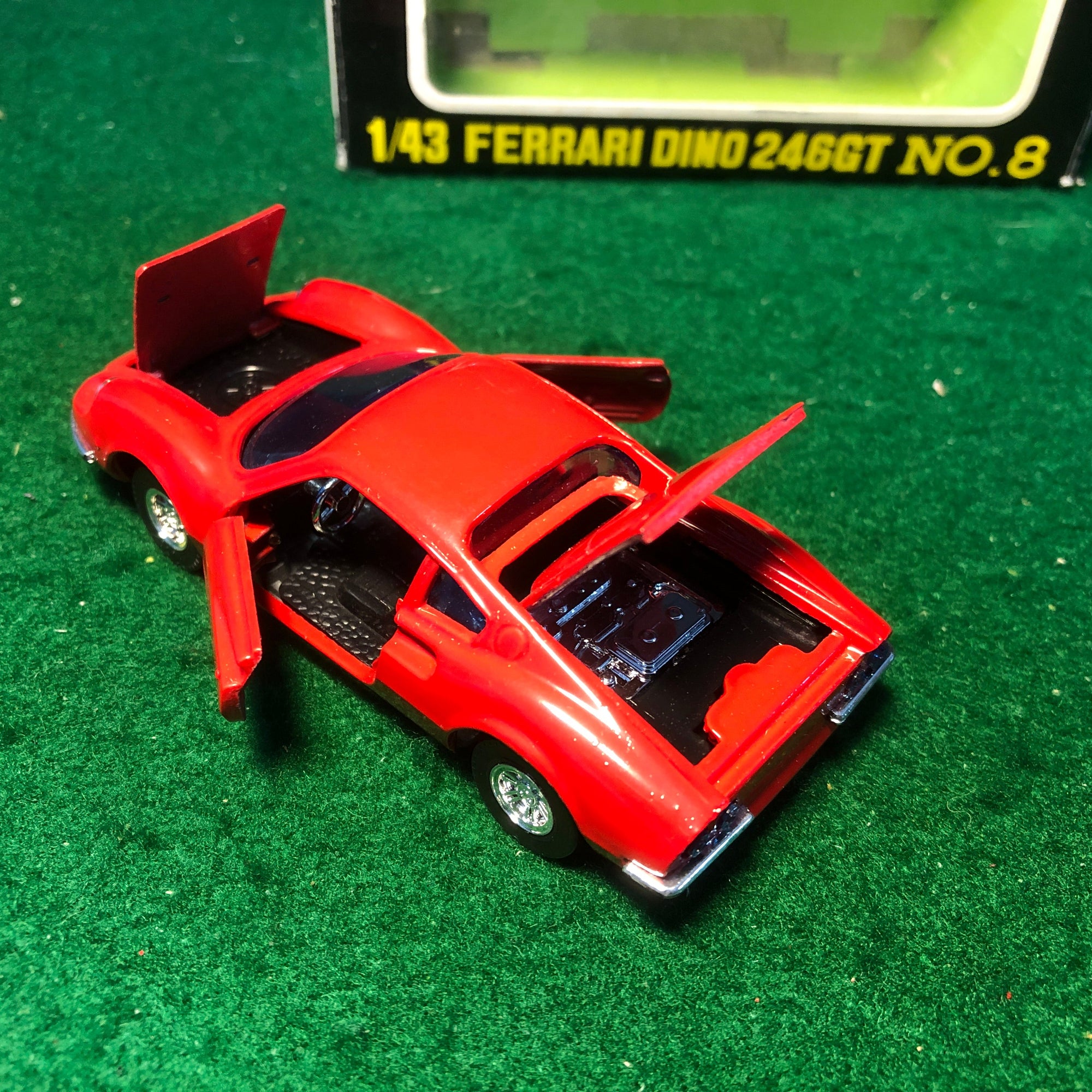 Ferrari 246 GT Dino Red by Super Car 1:43 (8)