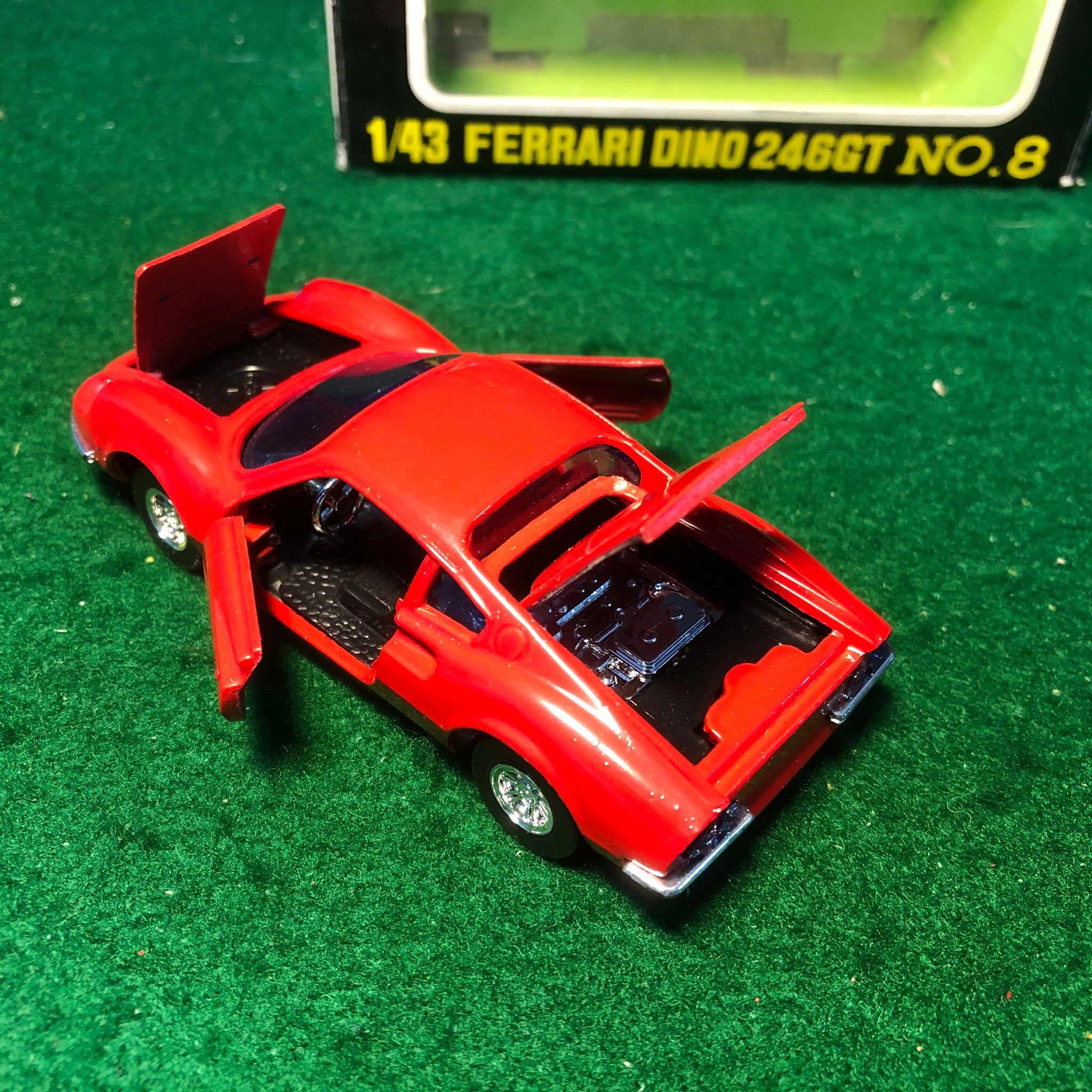 Ferrari 246 GT Dino Red by Super Car 1:43 (8)