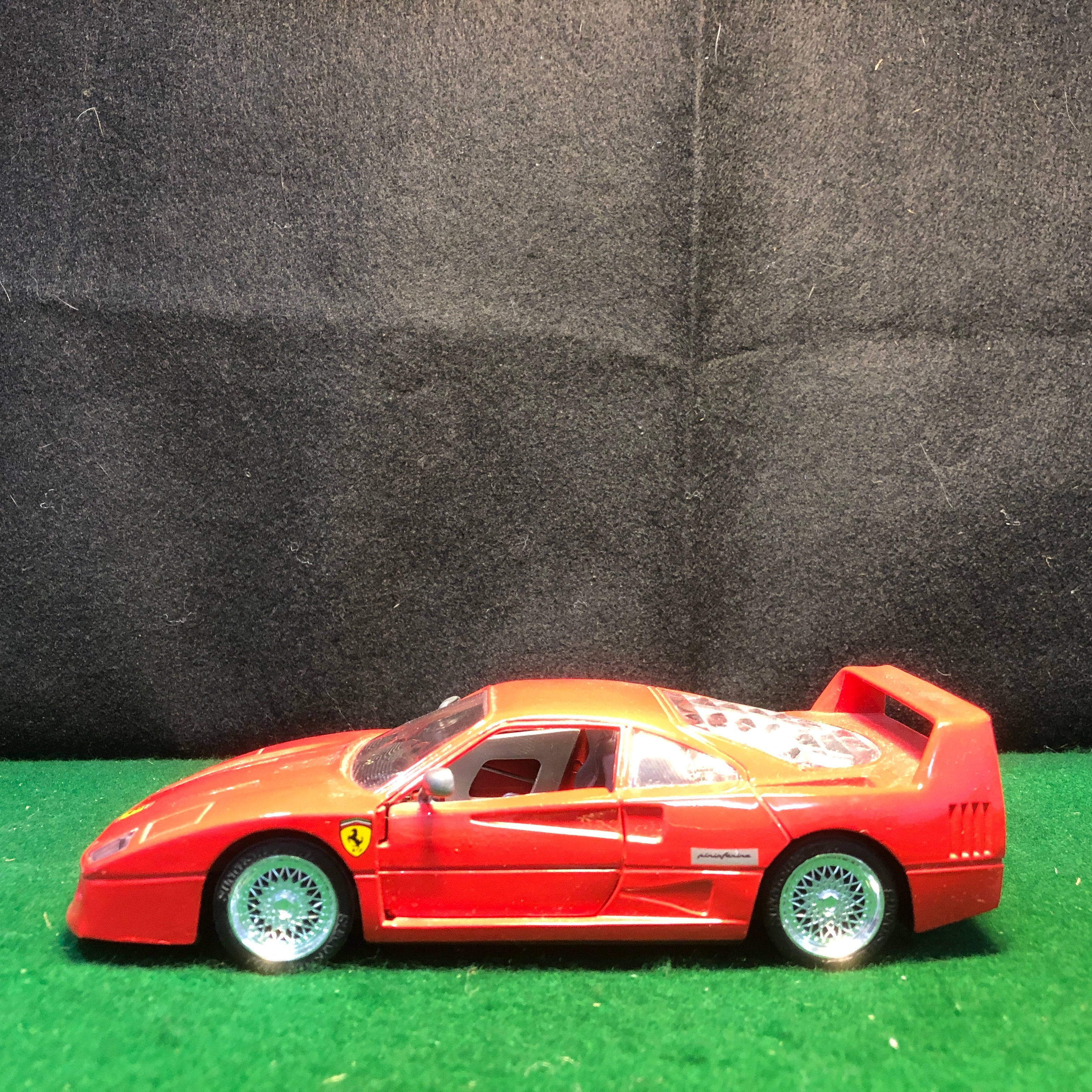 Ferrari F40 Red by Sunnyside 1:24 (SS9404)(No box) - Petrolicious