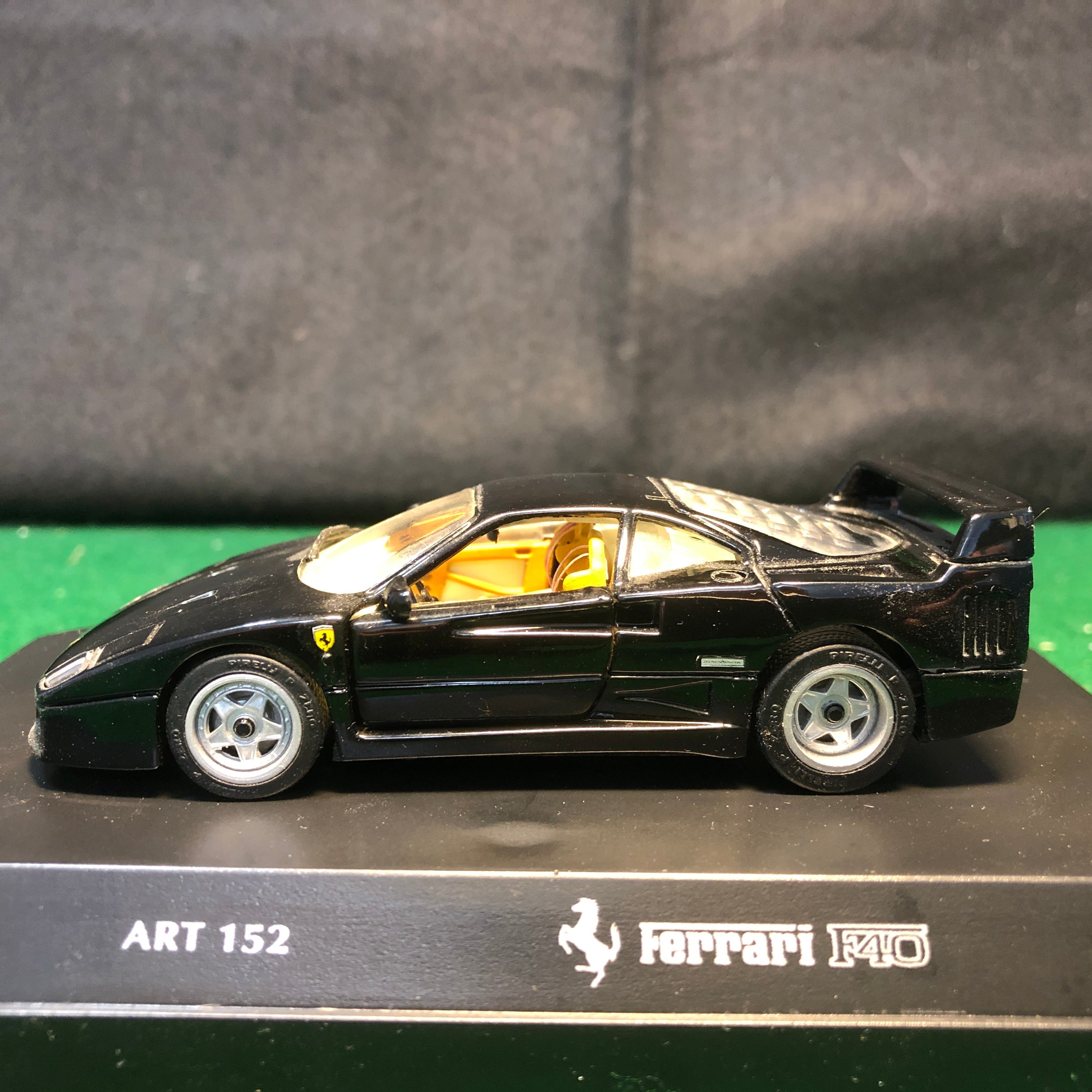 Ferrari F40 ART 151 ブラック Ferrari F40 Printed On Wall Art Canvas - AutomotiveCanva