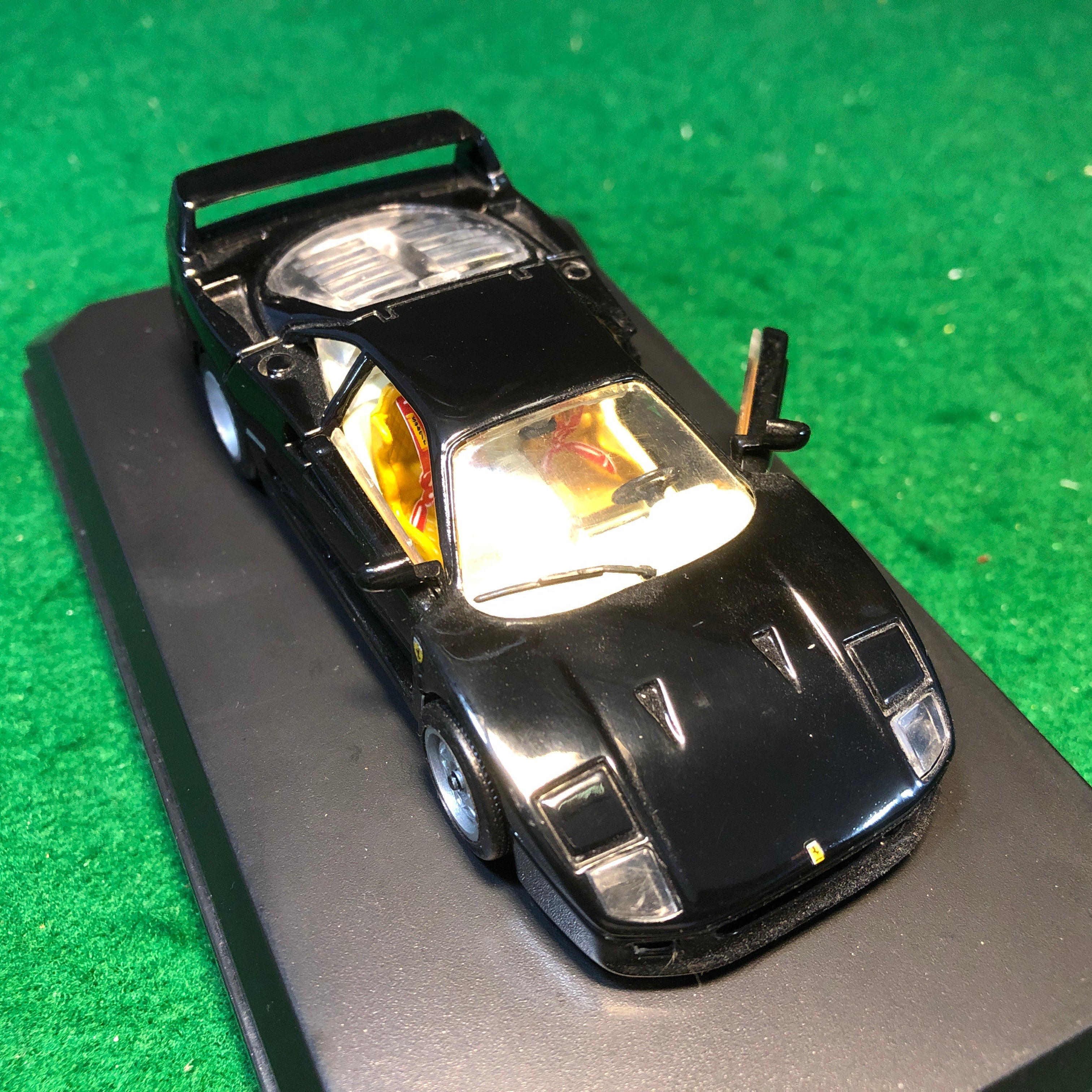 マテルエリート リミテッドエディション 1/43 フェラーリ F40 ブラック Ferrari F40 Metallic Black by DetailCars 1:43 (152) - Petrolicious