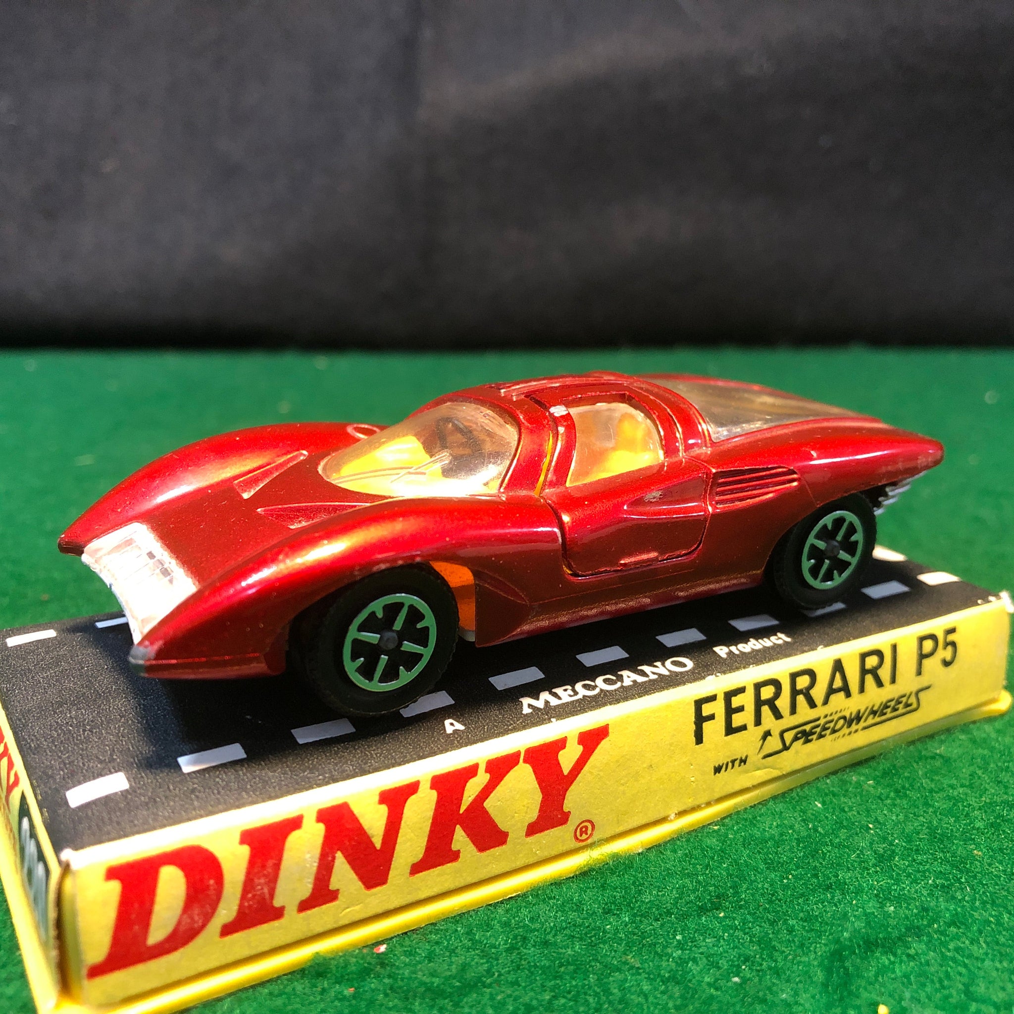 Ferrari P5 Prototipo by Dinky / Meccano 1:43 (220)(Dmg box)