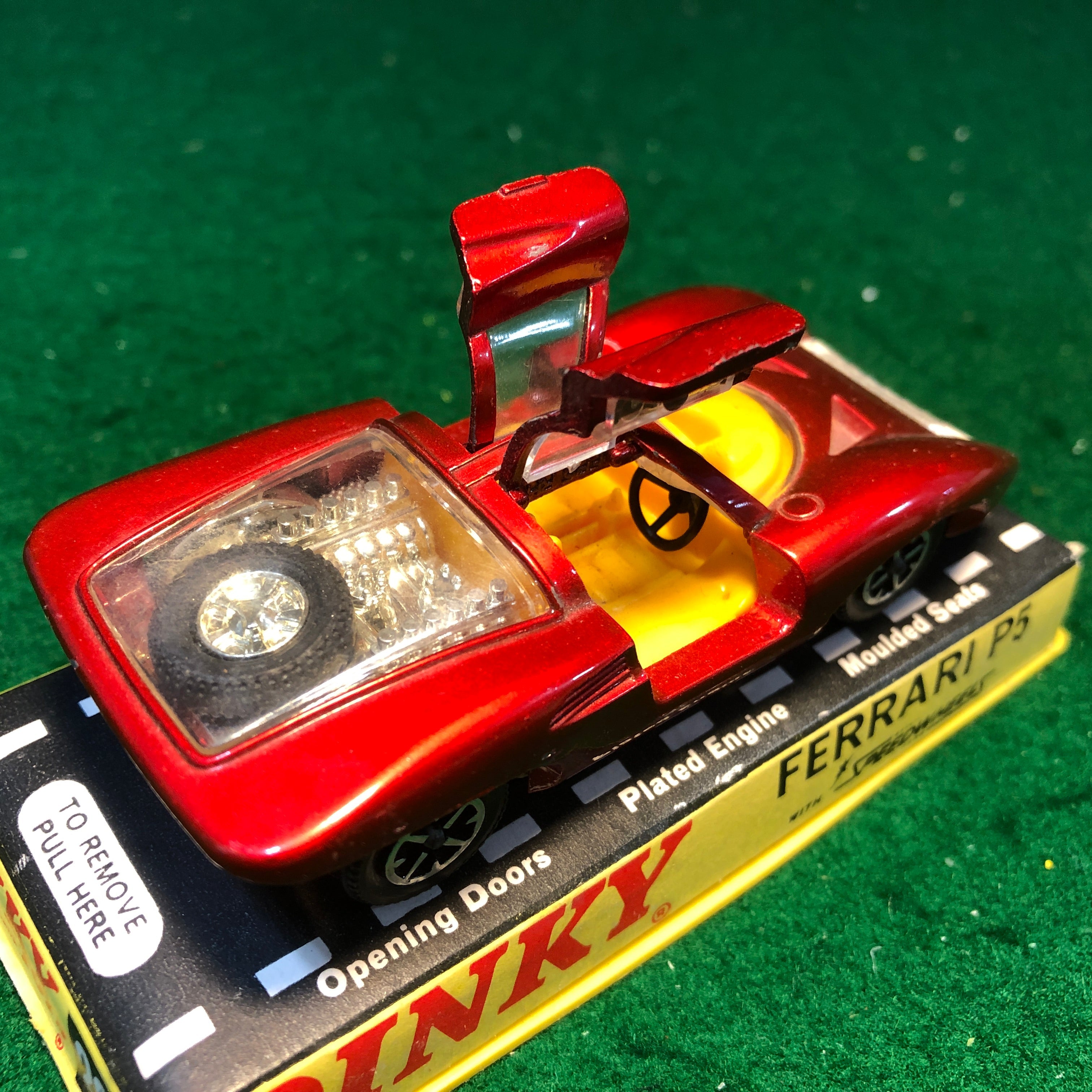 Ferrari P5 Prototipo by Dinky / Meccano 1:43 (220)(Dmg box