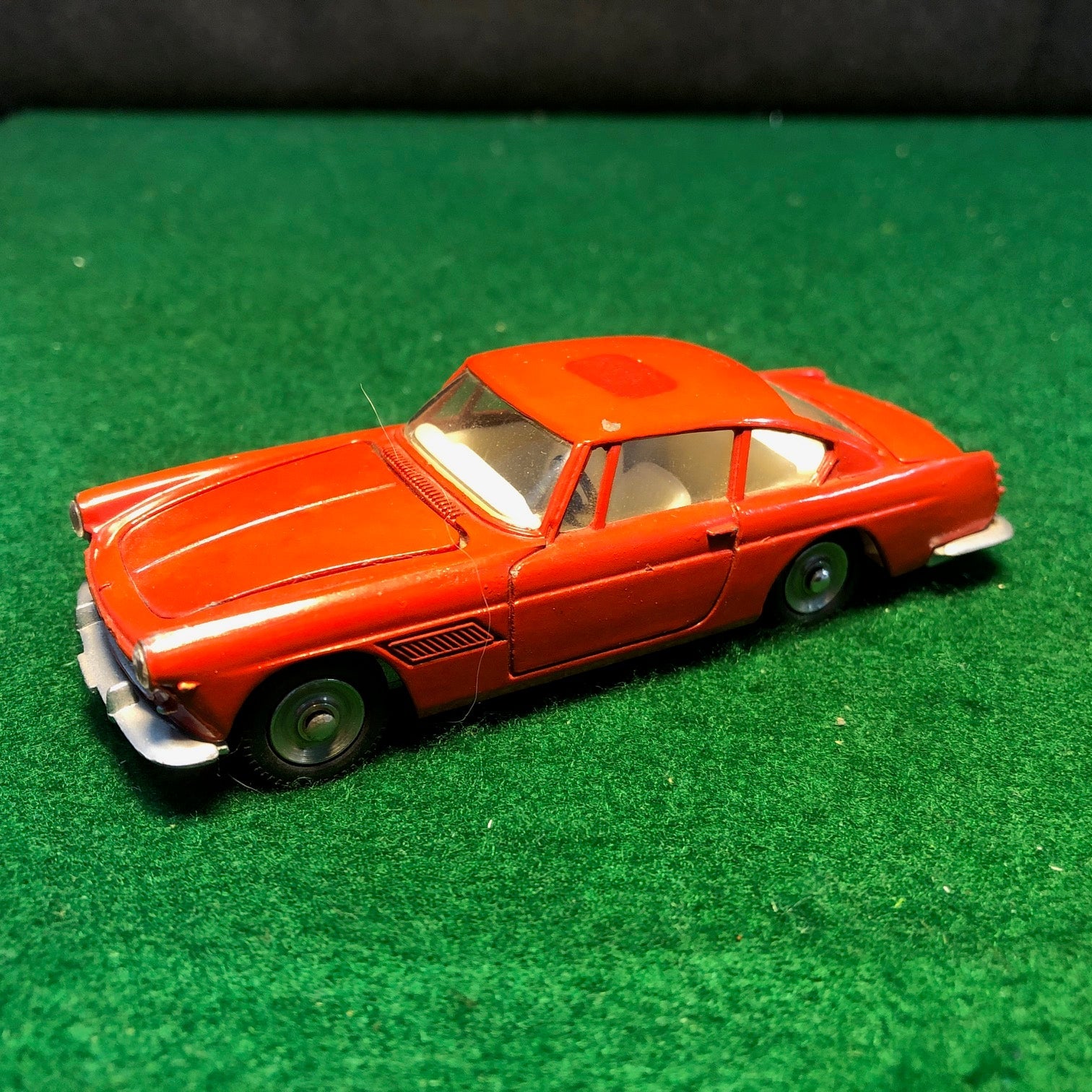 Ferrari 250 GTE 2+2 Red by Dinky / Meccano 1:43 (515)(No box