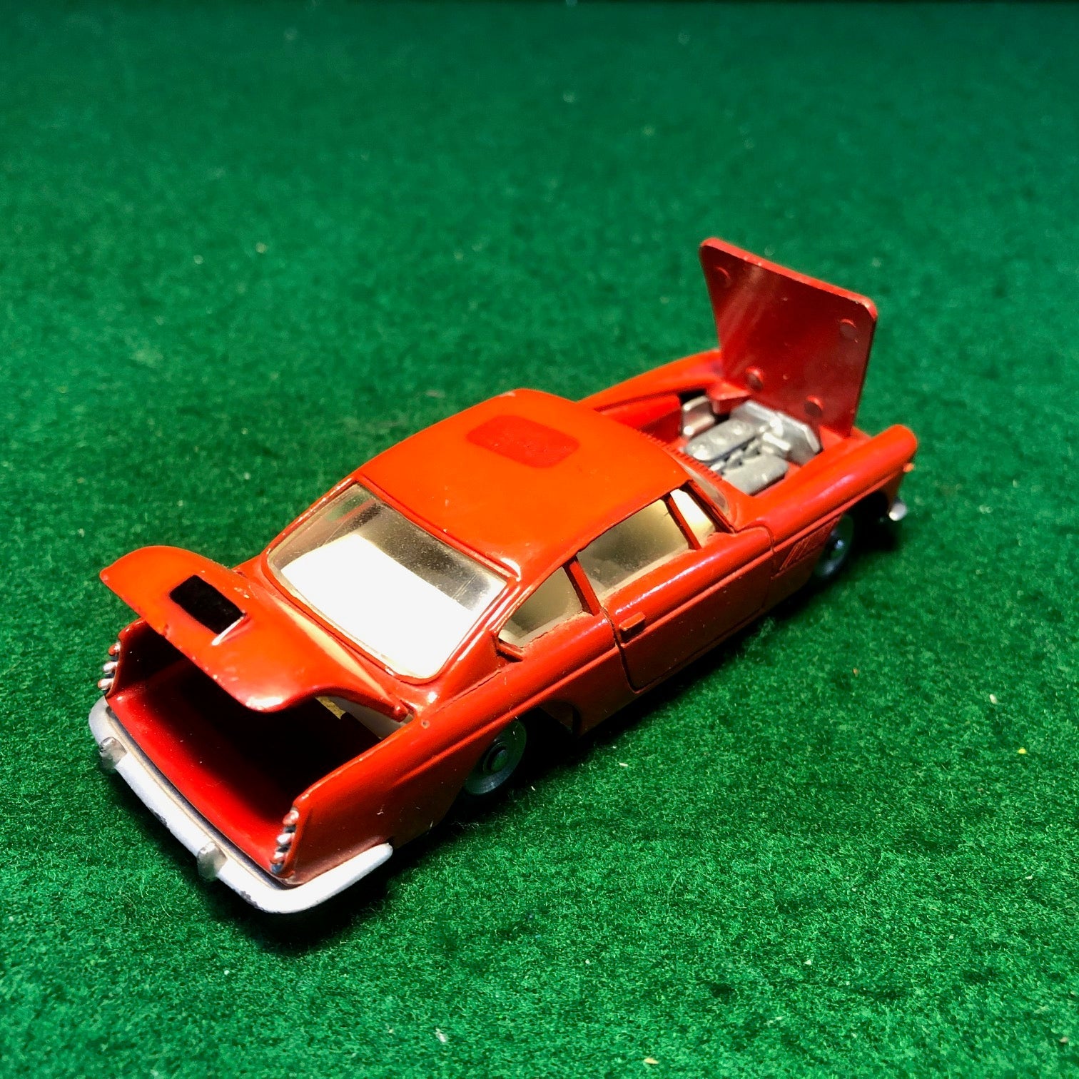 Ferrari 250 GTE 2+2 Red by Dinky / Meccano 1:43 (515)(No box