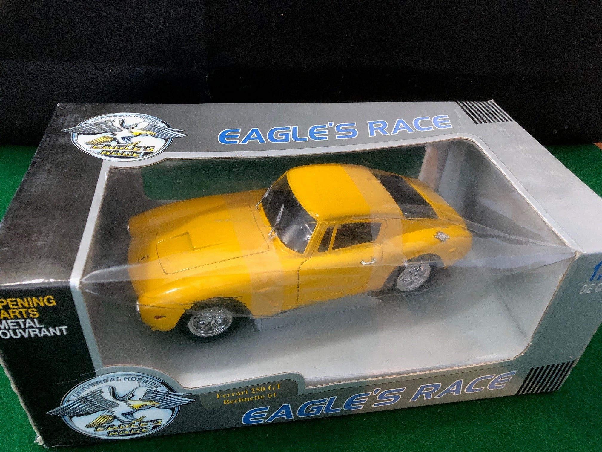 CMC 1/18 フェラーリ 250 GT SWB YELLOW Ferrari 250 GT SWB Yellow by Eagle's Race 1:18 - Default Title
