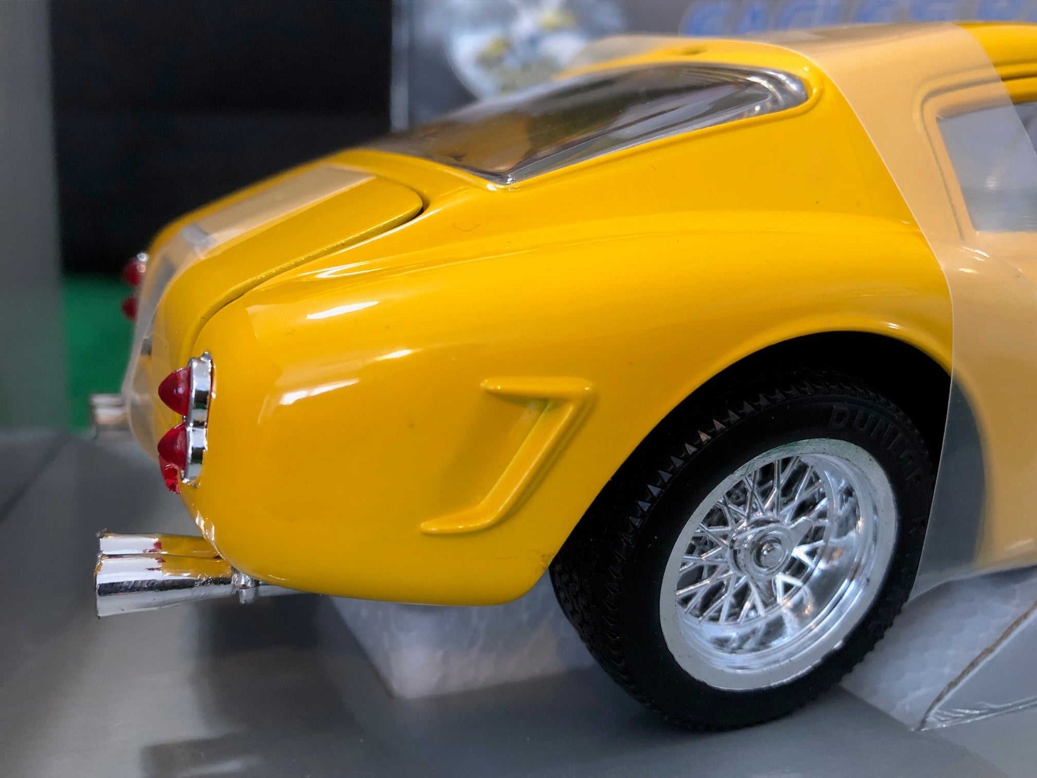 CMC 1/18 フェラーリ 250 GT SWB YELLOW Ferrari 250 GT SWB Yellow by Eagle's Race 1:18 - Default Title