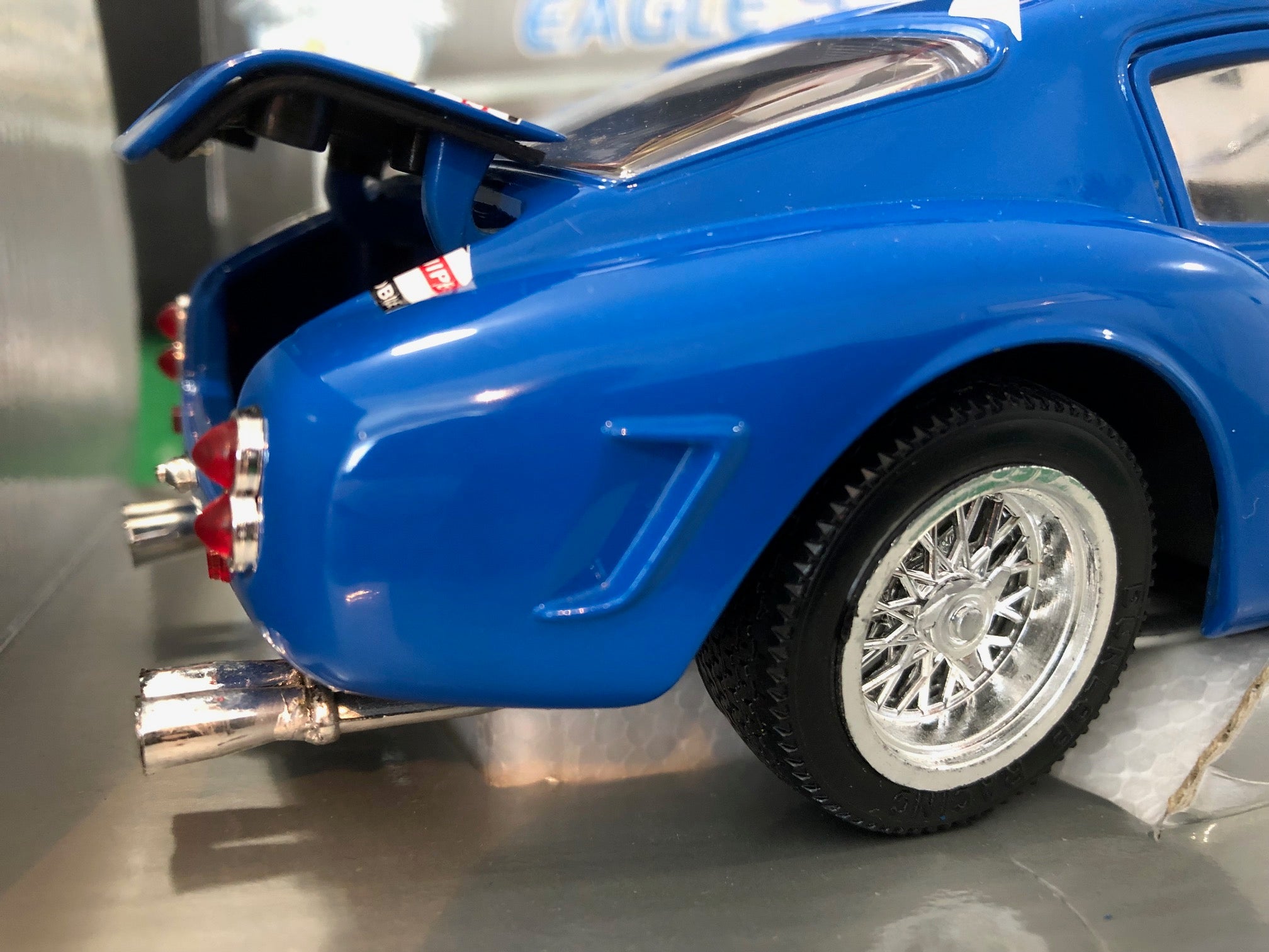 Ferrari 250 GT SWB 1961 TdF N. 147 by Eagle's Race 1:18 - Petrolicious