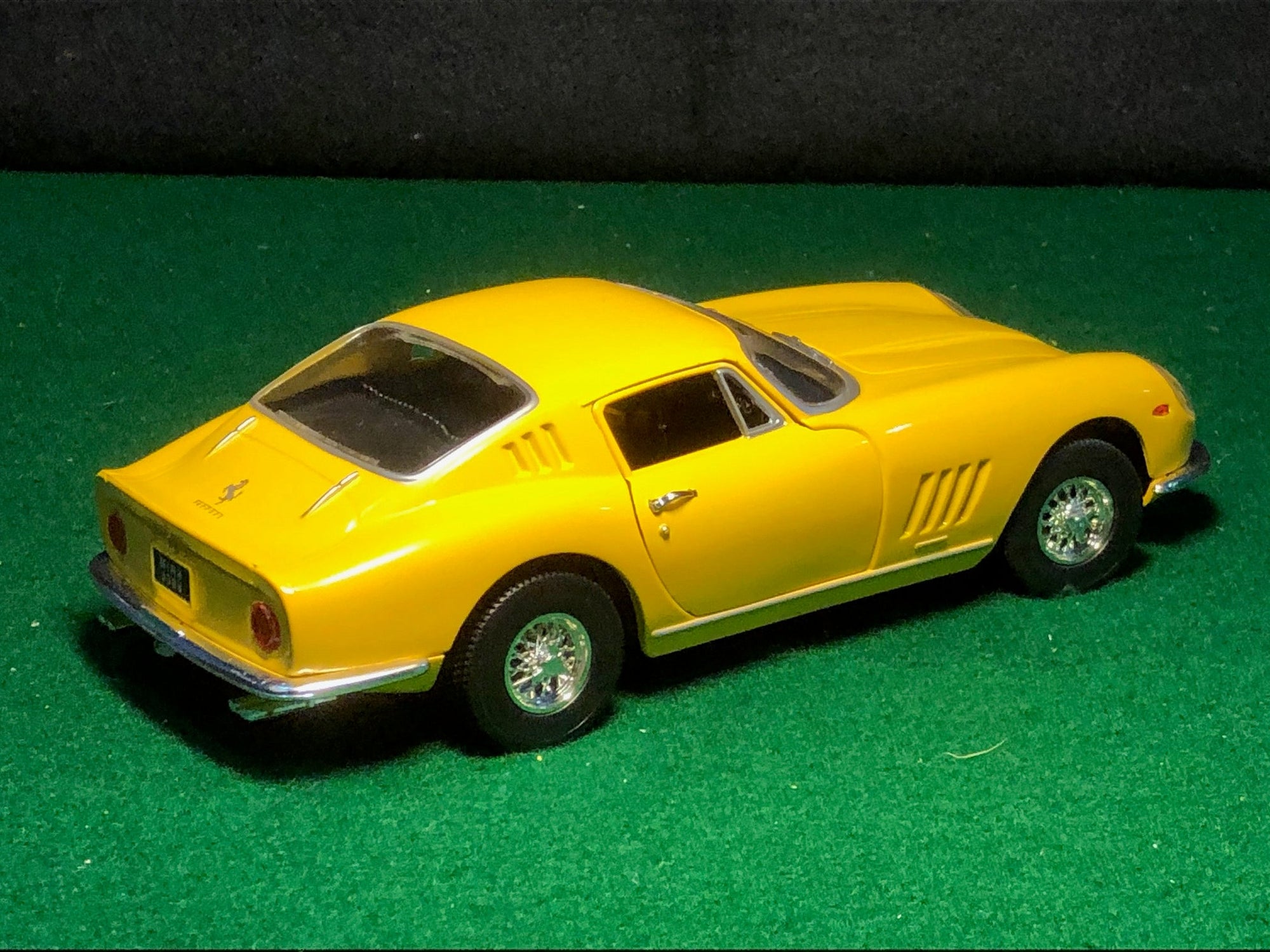 Ferrari 275 GTB/4 Yellow by Ertl 1:18 (7378)(No box)