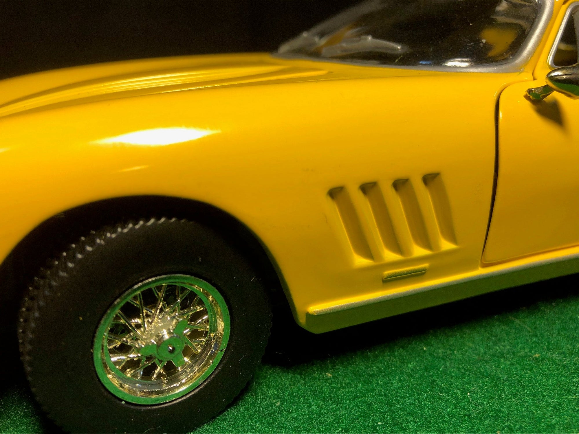 Ferrari 275 GTB/4 Yellow by Ertl 1:18 (7378)