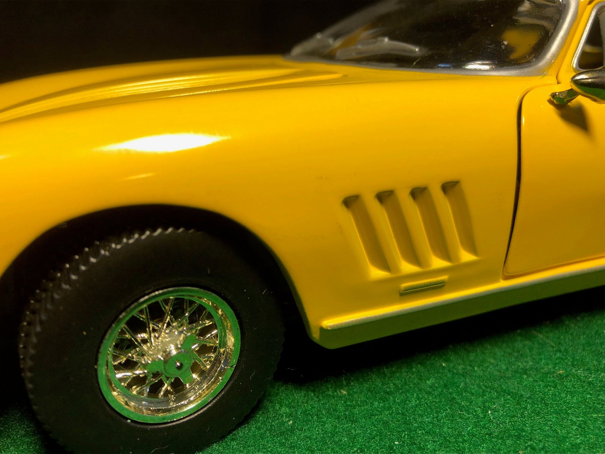 Ferrari 275 GTB/4 Yellow by Ertl 1:18 (7378)