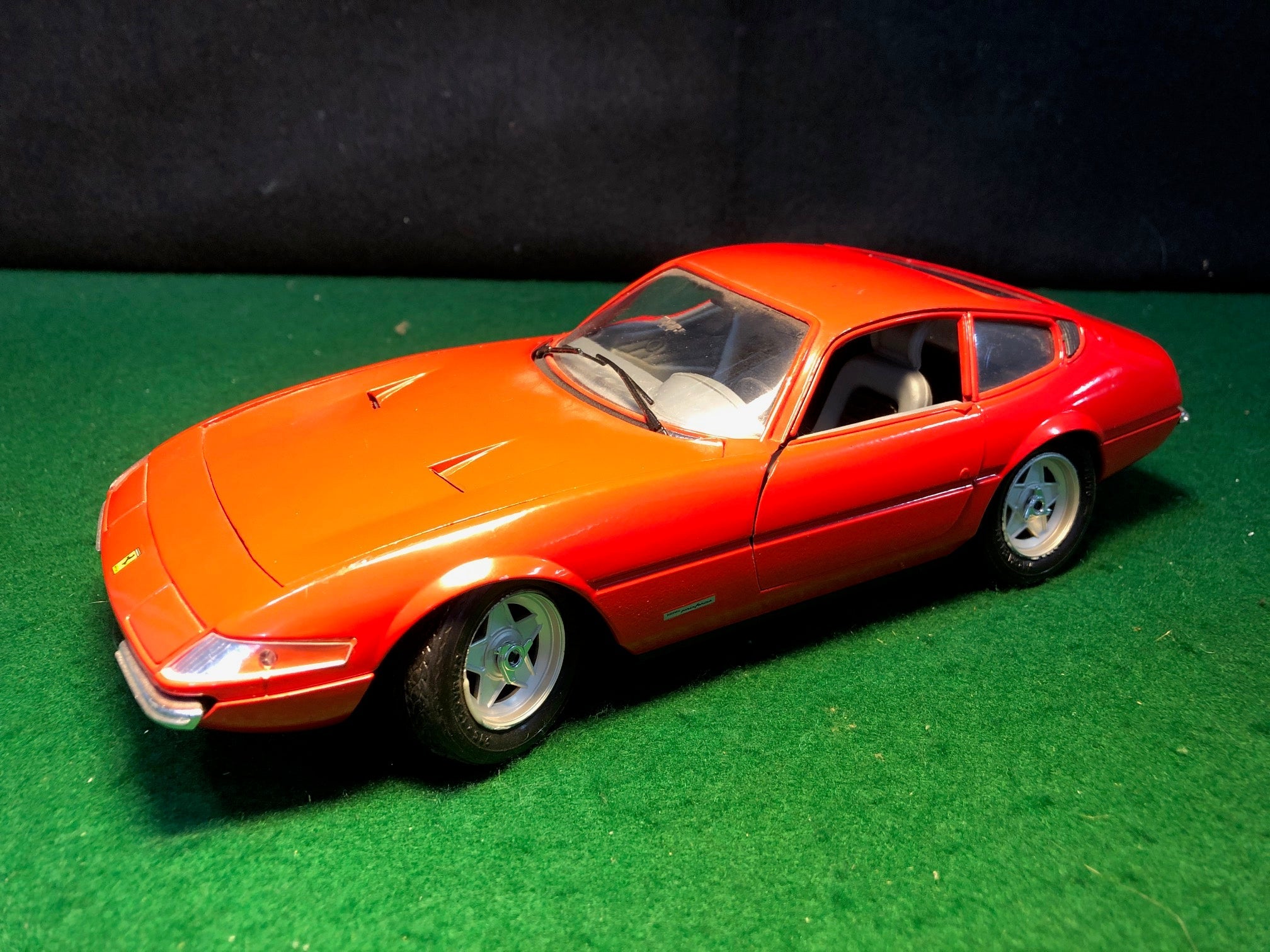 Ferrari 365 GTB/4, Red 1:18 by Giodi Techno (740011)(No box