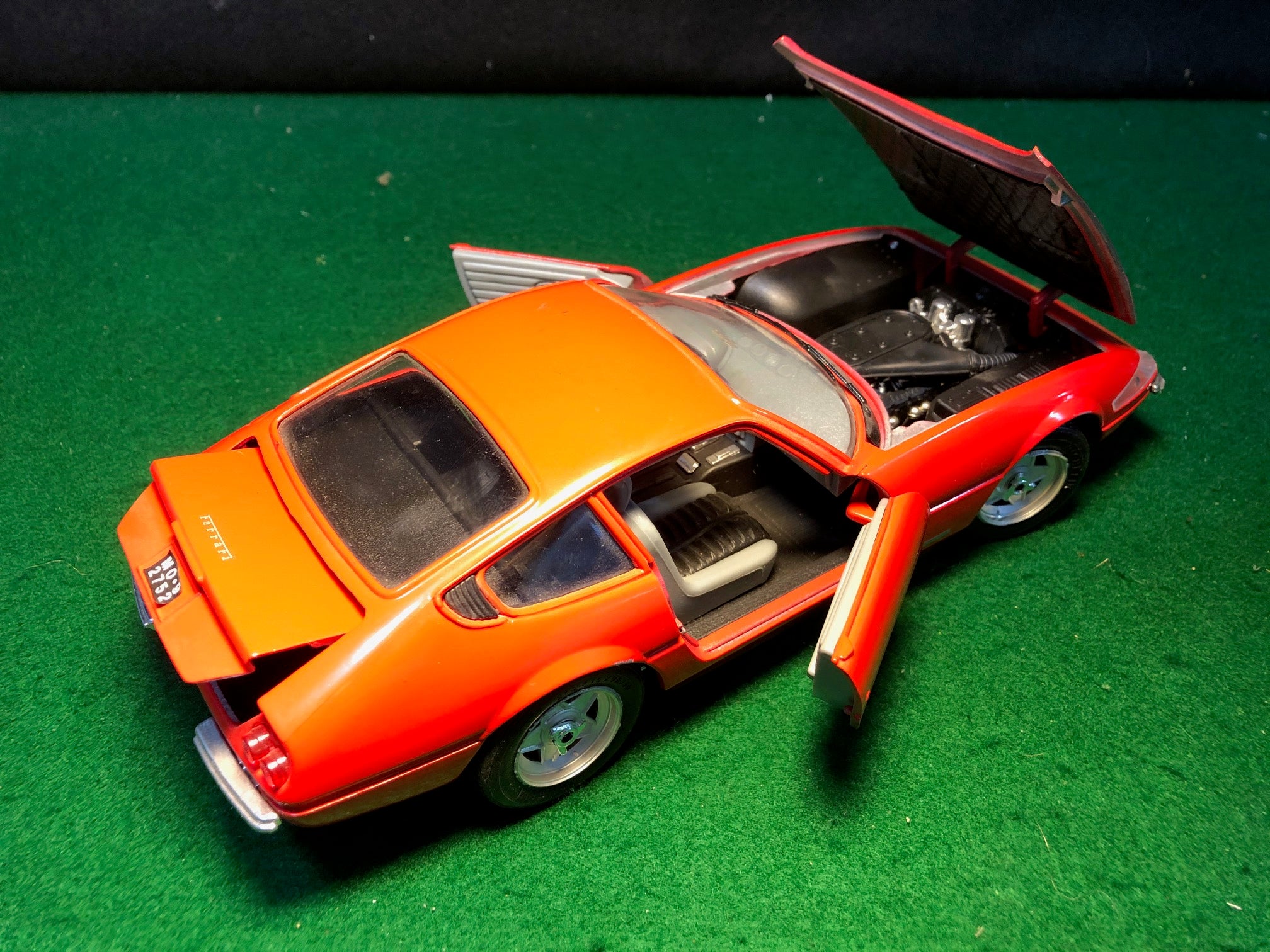 Ferrari 365 GTB/4, Red 1:18 by Giodi Techno (740011)(No box