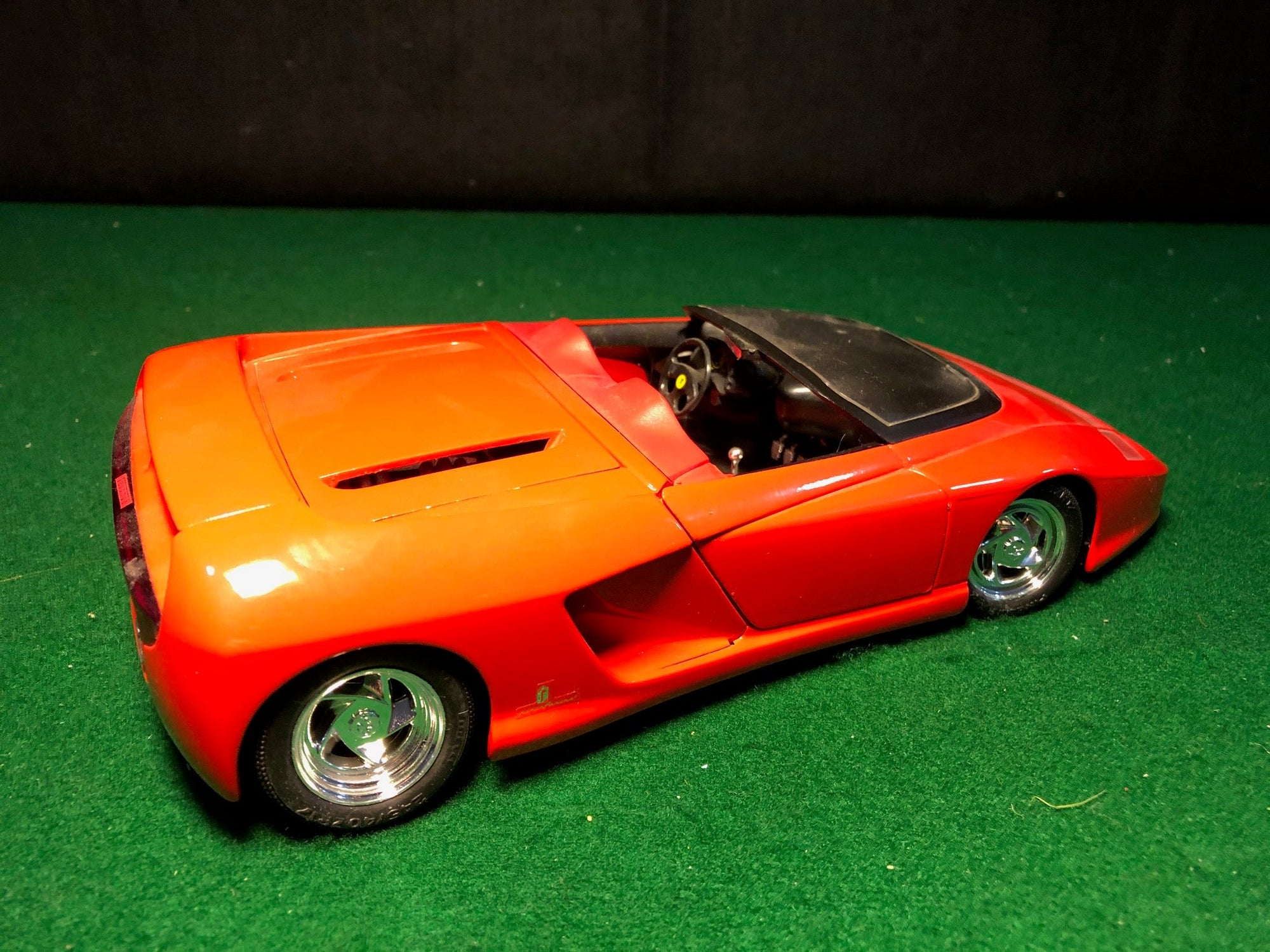 Ferrari Mythos 1:18 by Guiloy (67511)(No box)