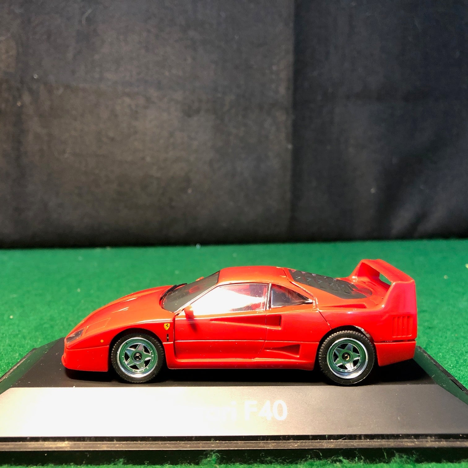 Ferrari F40 Red by Herpa 1:43 (01000)(No box) - Petrolicious