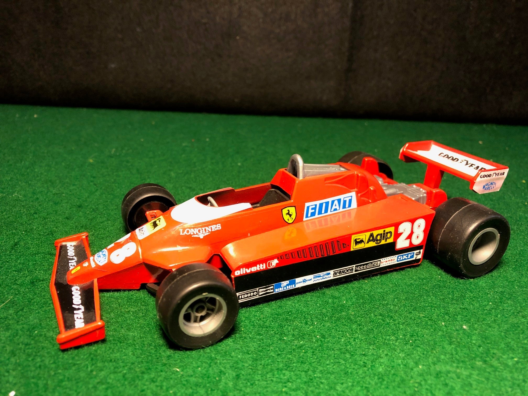 Ferrari 126CK Turbo Fi Didier Pironi N 28 by HotWheels 1:25