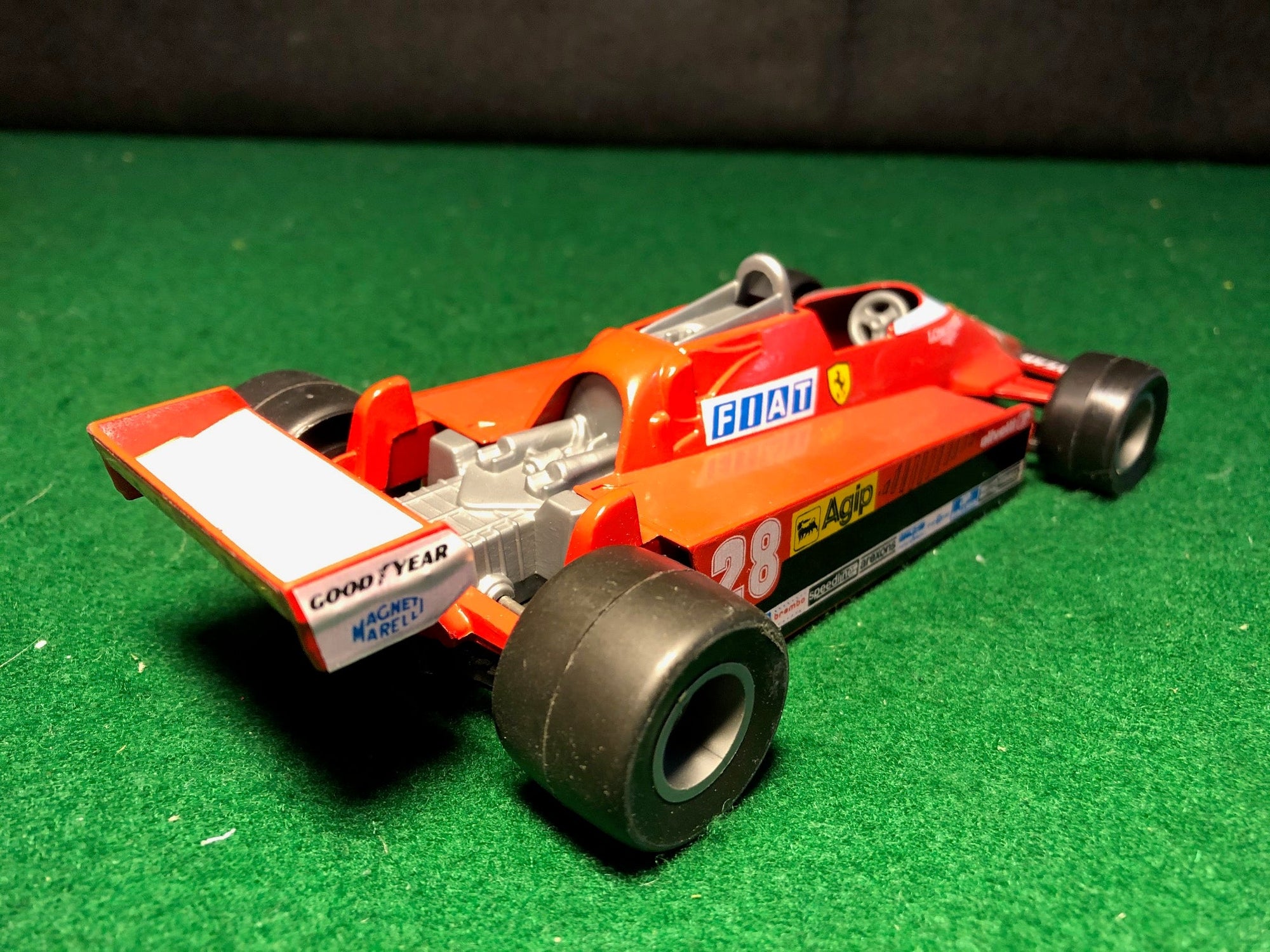 Ferrari 126CK Turbo Fi Didier Pironi N 28 by HotWheels 1:25
