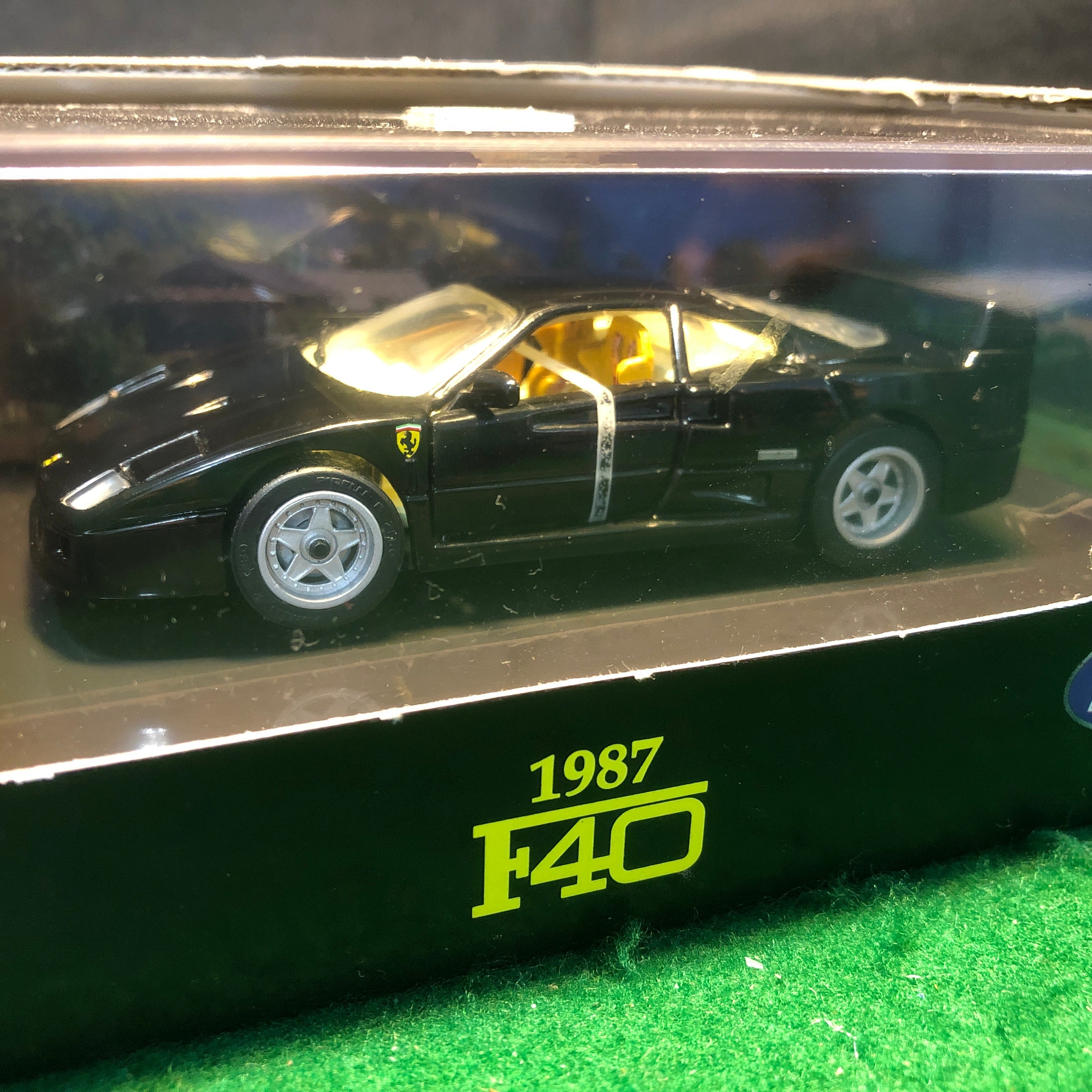 Ferrari F40 Black by HotWheels 1:43 (22166) - Petrolicious