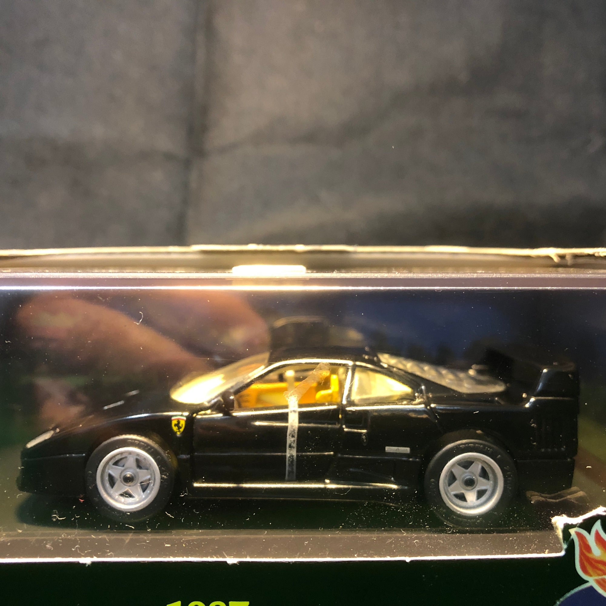 Ferrari F40 Black by HotWheels 1:43 (22166)