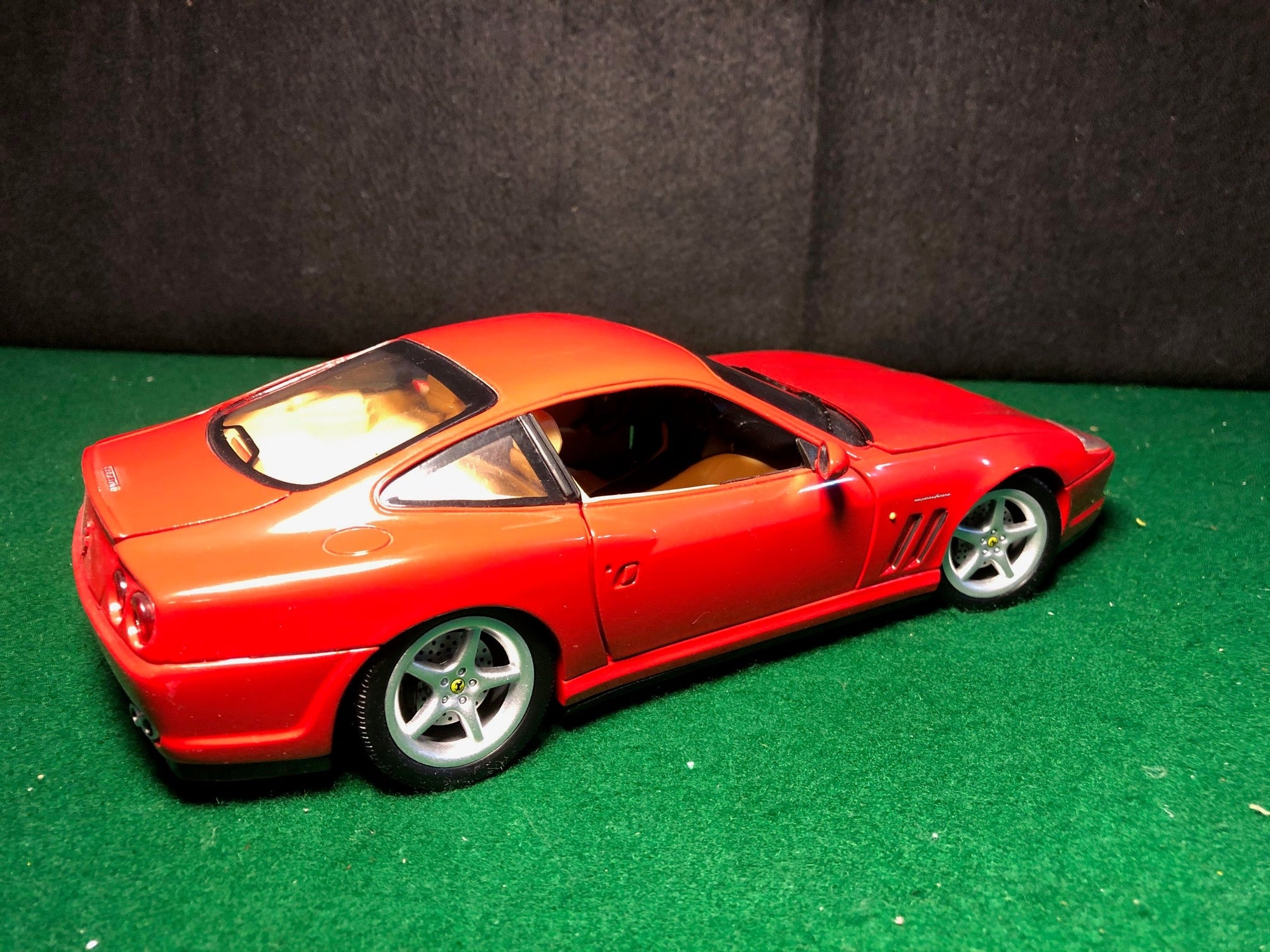 Ferrari 550 Maranello Red by HotWheels 1:18 (25734)(No box)