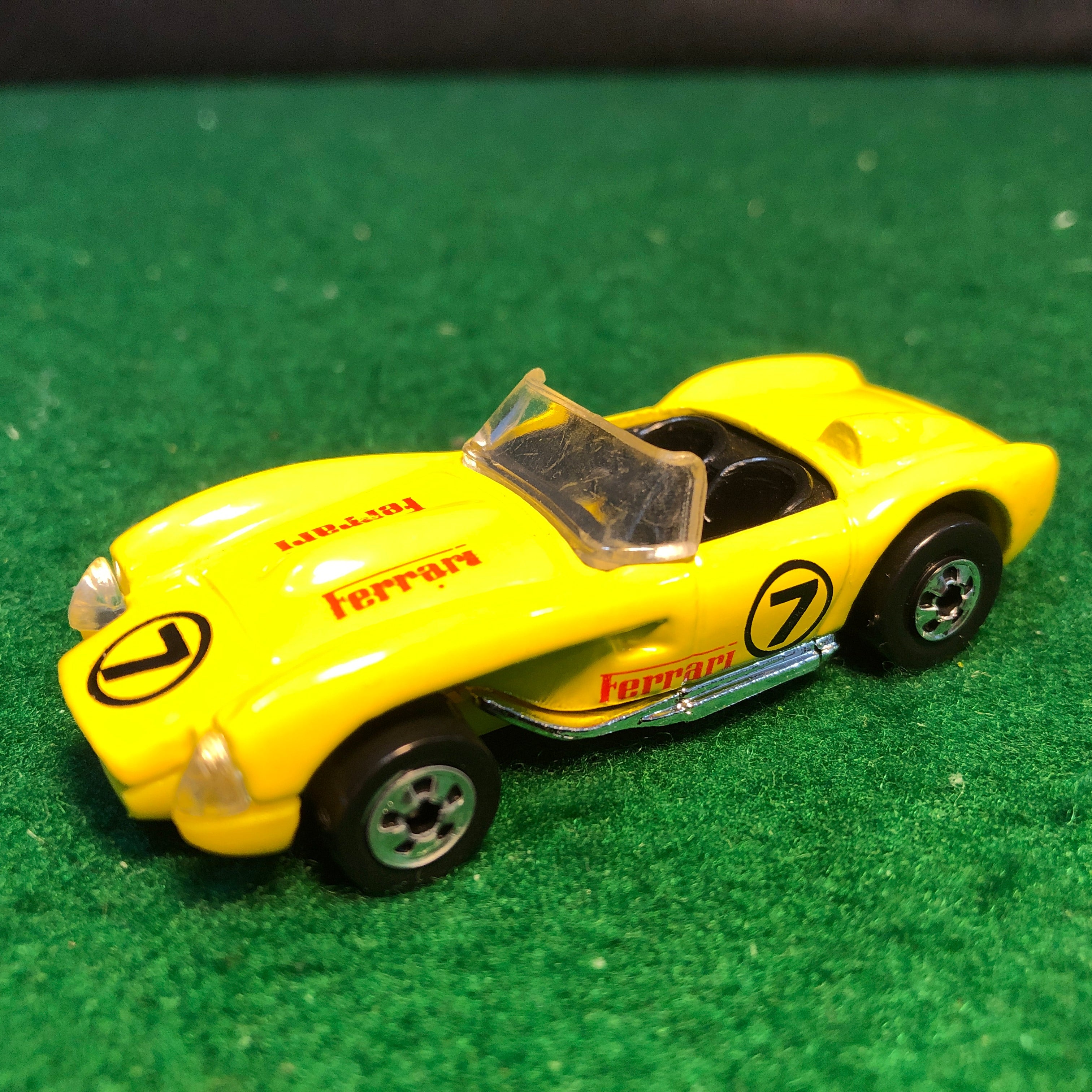 Ferrari 250 Testa Rossa N 7 by Hotwheels 1:64 (BW)(5665)(No box
