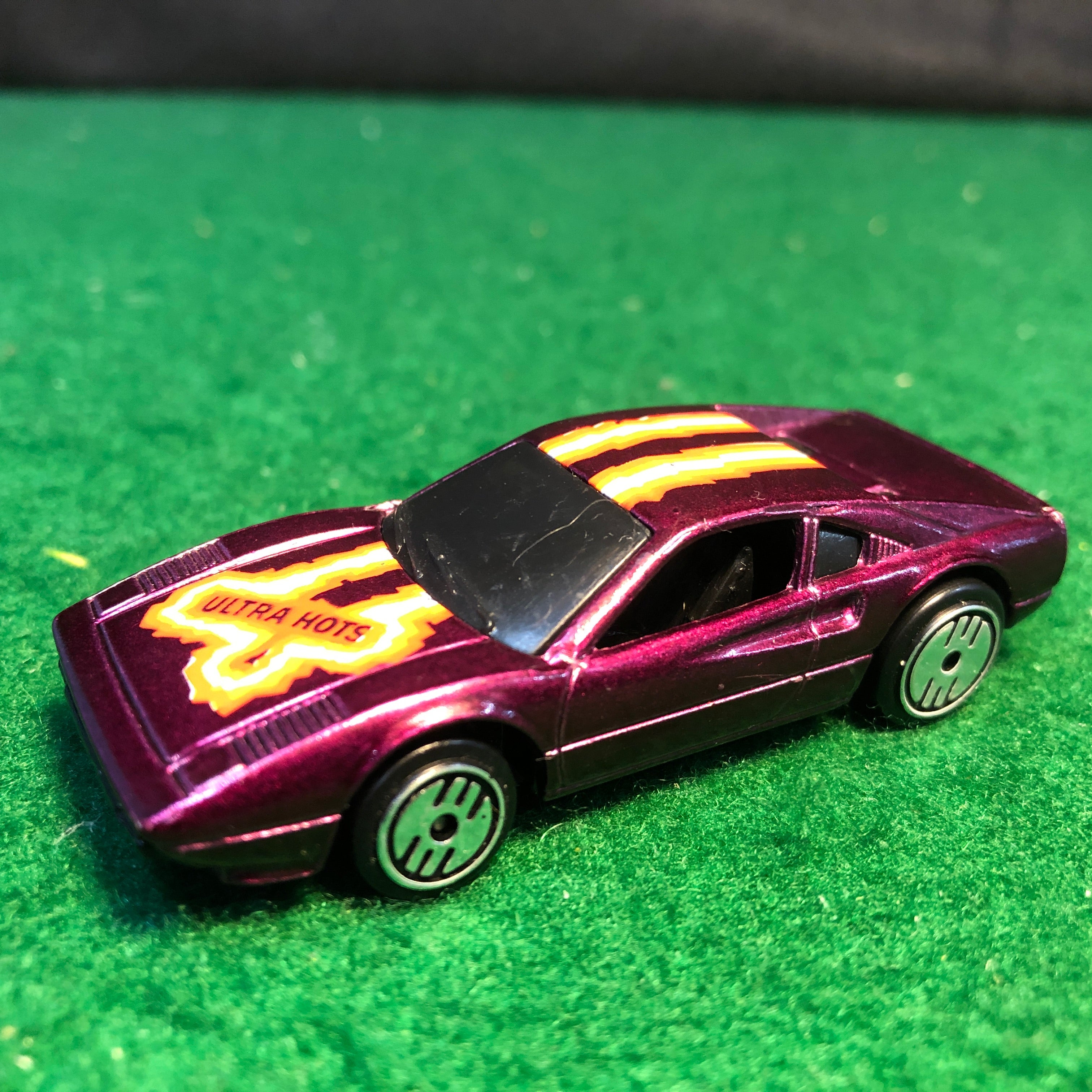Ferrari 308 GTB Purple Ultra Hots by HotWheels 1:64 (UH)(7295)(No