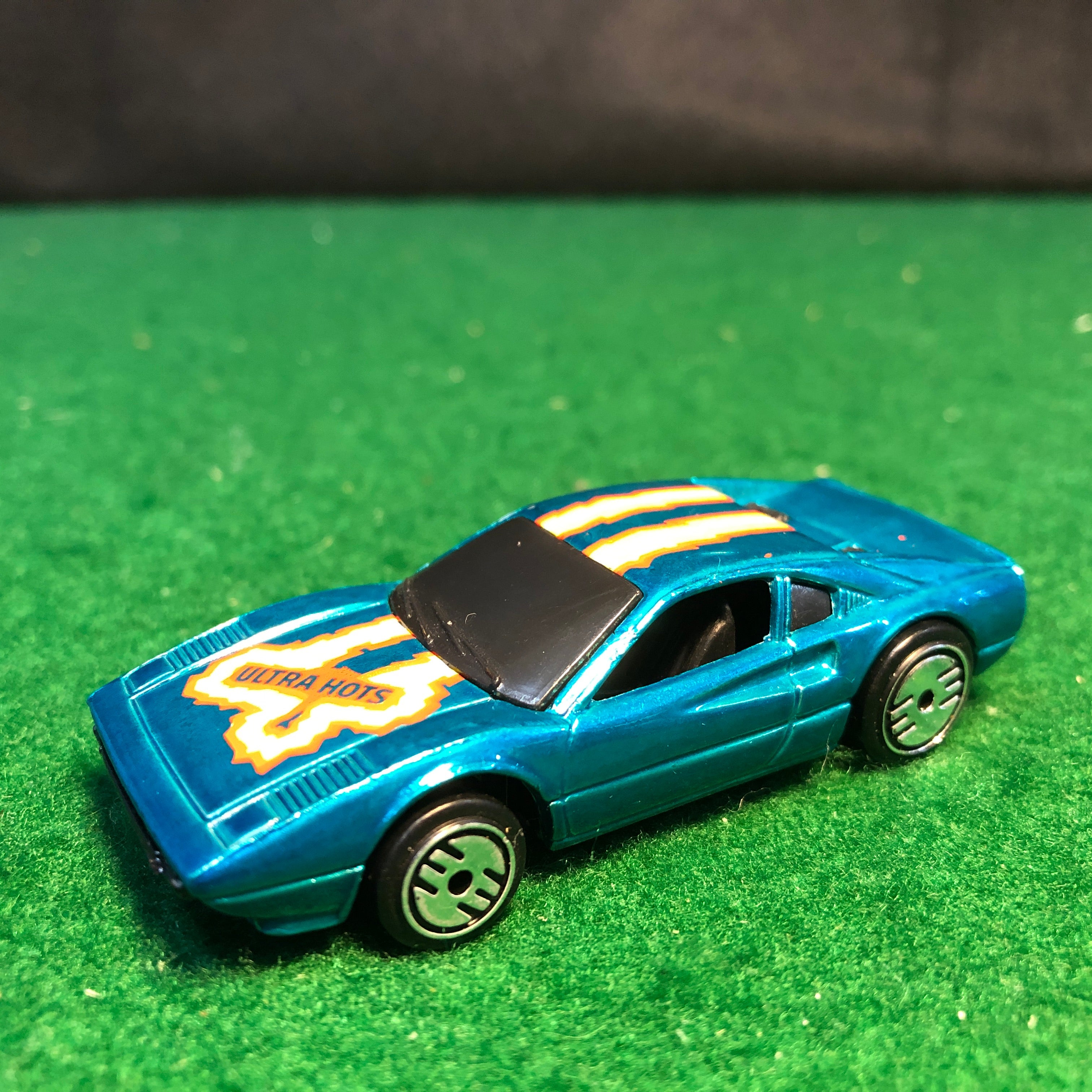 Ferrari 308 GTB Blue Ultra Hots by HotWheels 1:64 (UH)(9538)(No