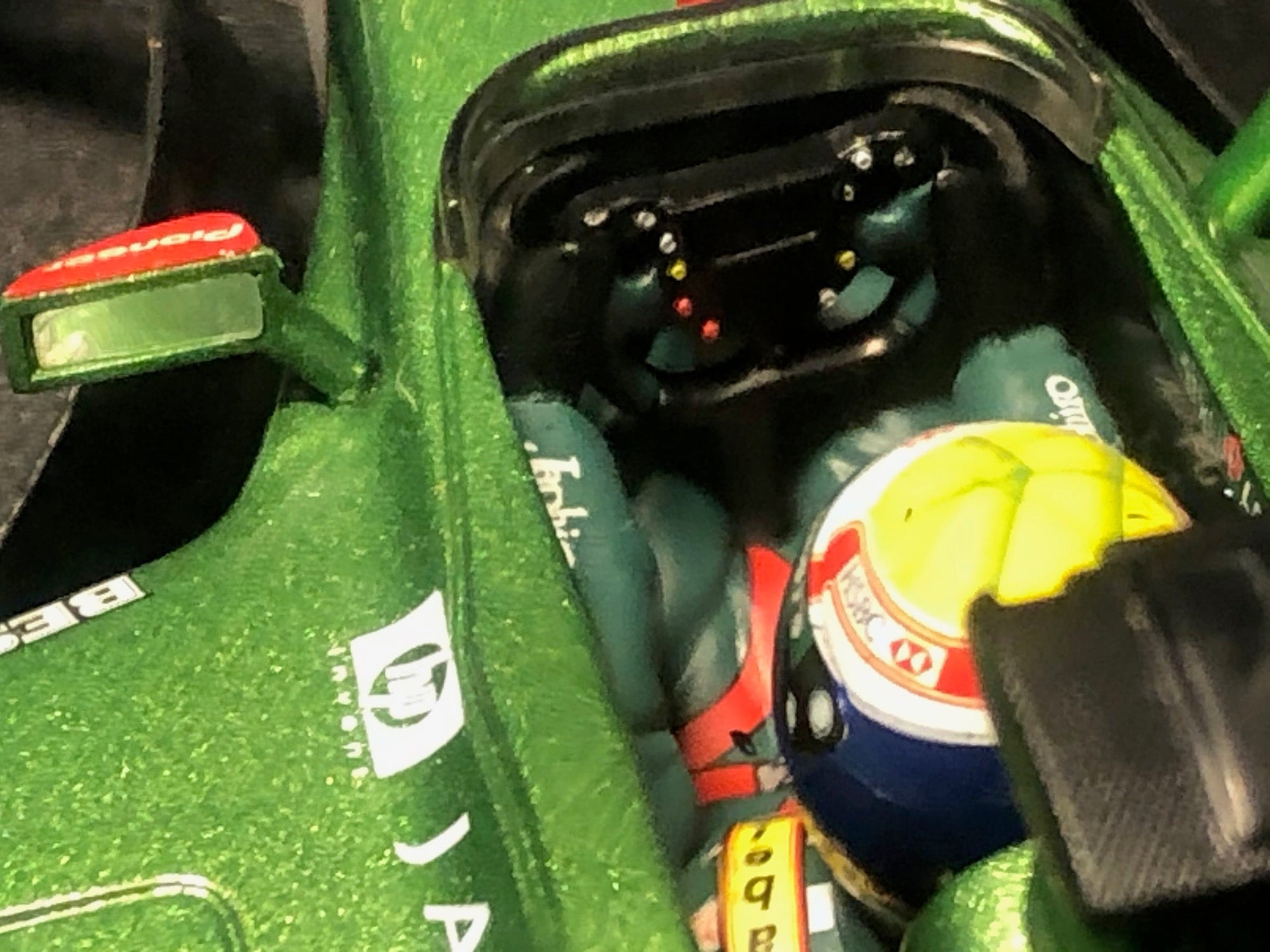 Jaguar R4 2003 F1 Mark Weber by HotWheels 1:18 (B1025)