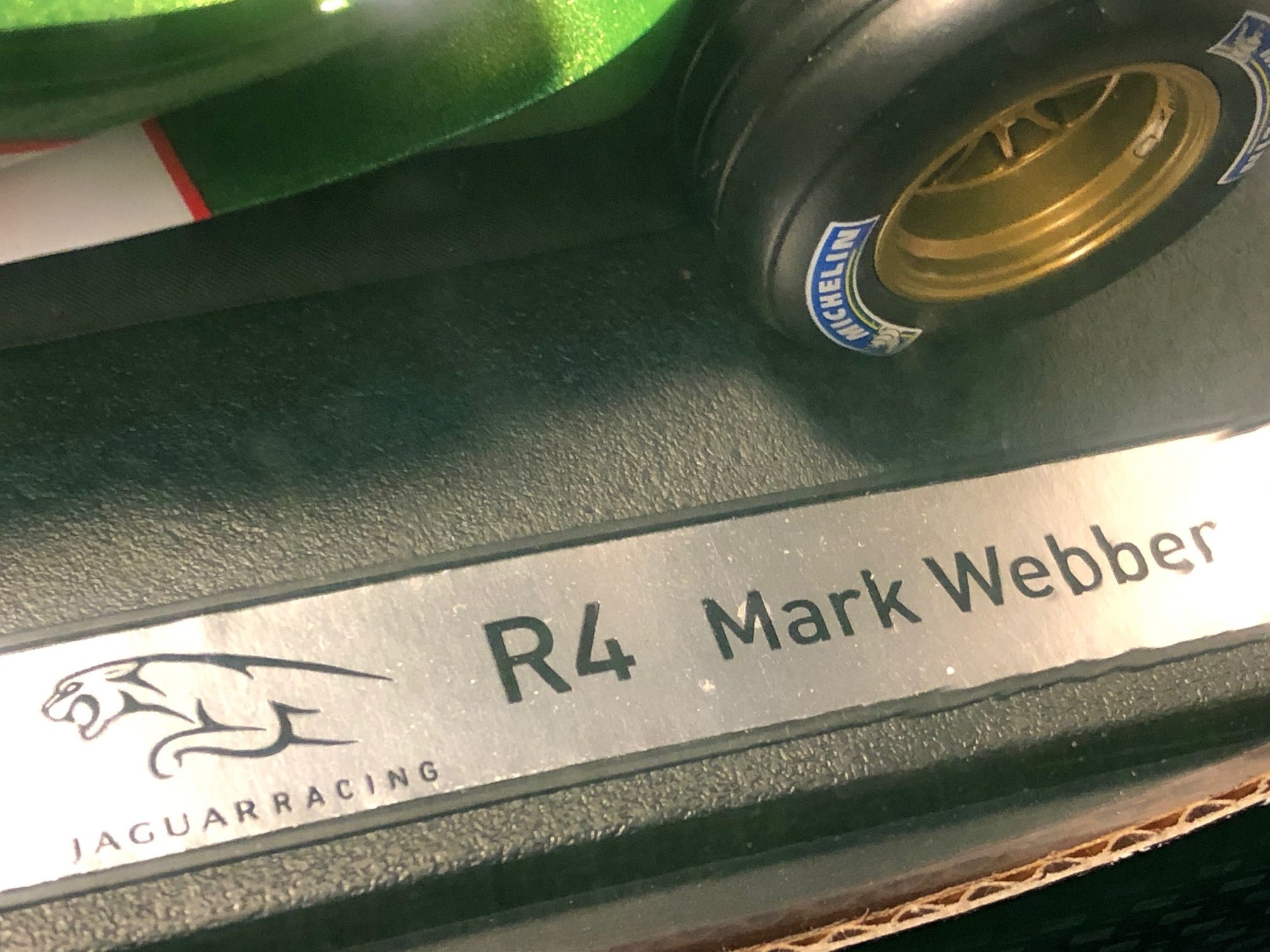 Jaguar R4 2003 F1 Mark Weber by HotWheels 1:18 (B1025)