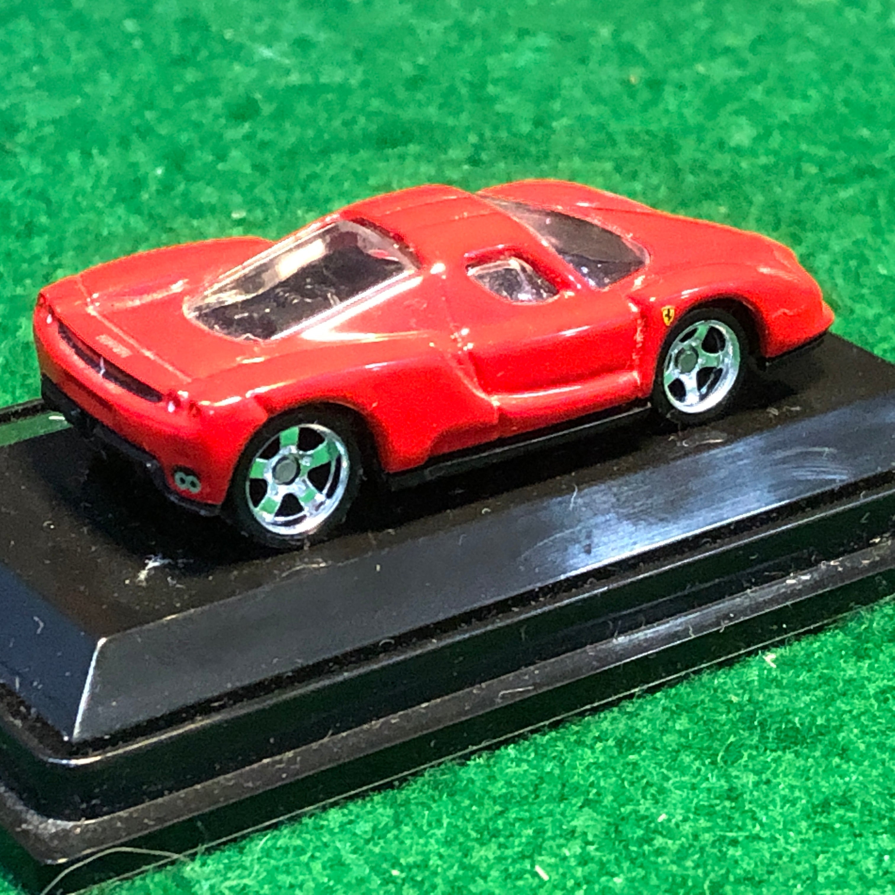 Ferrari Enzo Red by HotWheels 1:87 HO (5SP)(L7174)(No box
