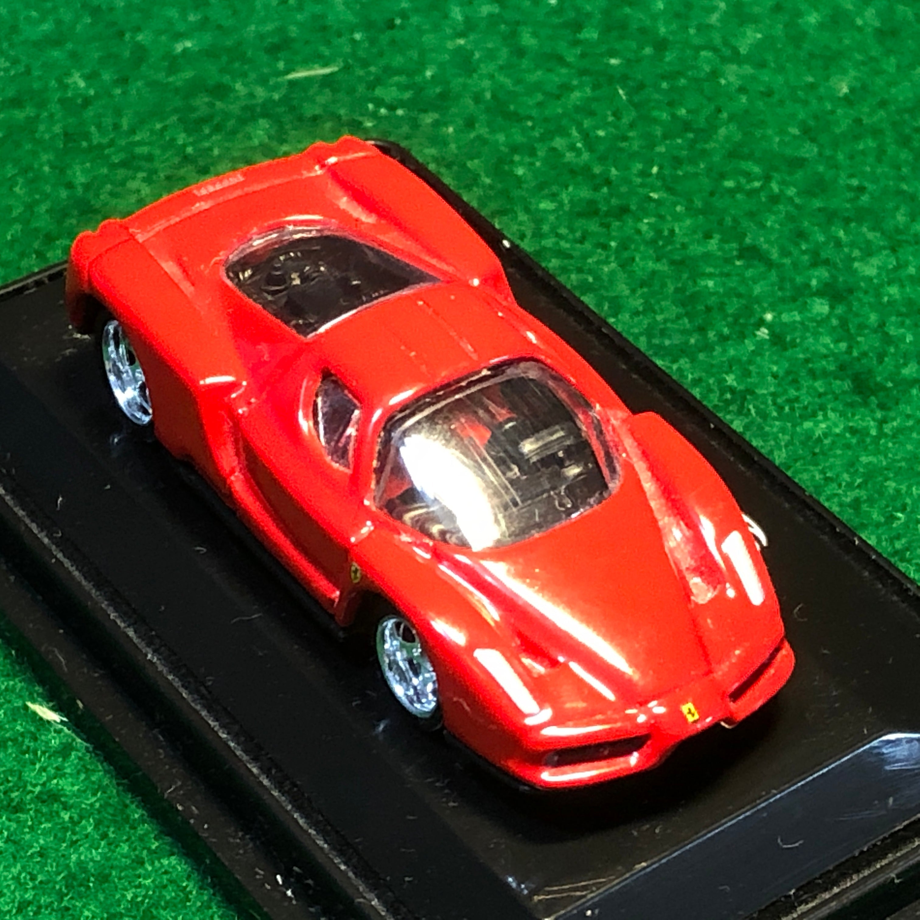Ferrari Enzo Red by HotWheels 1:87 HO (5SP)(L7174)(No box