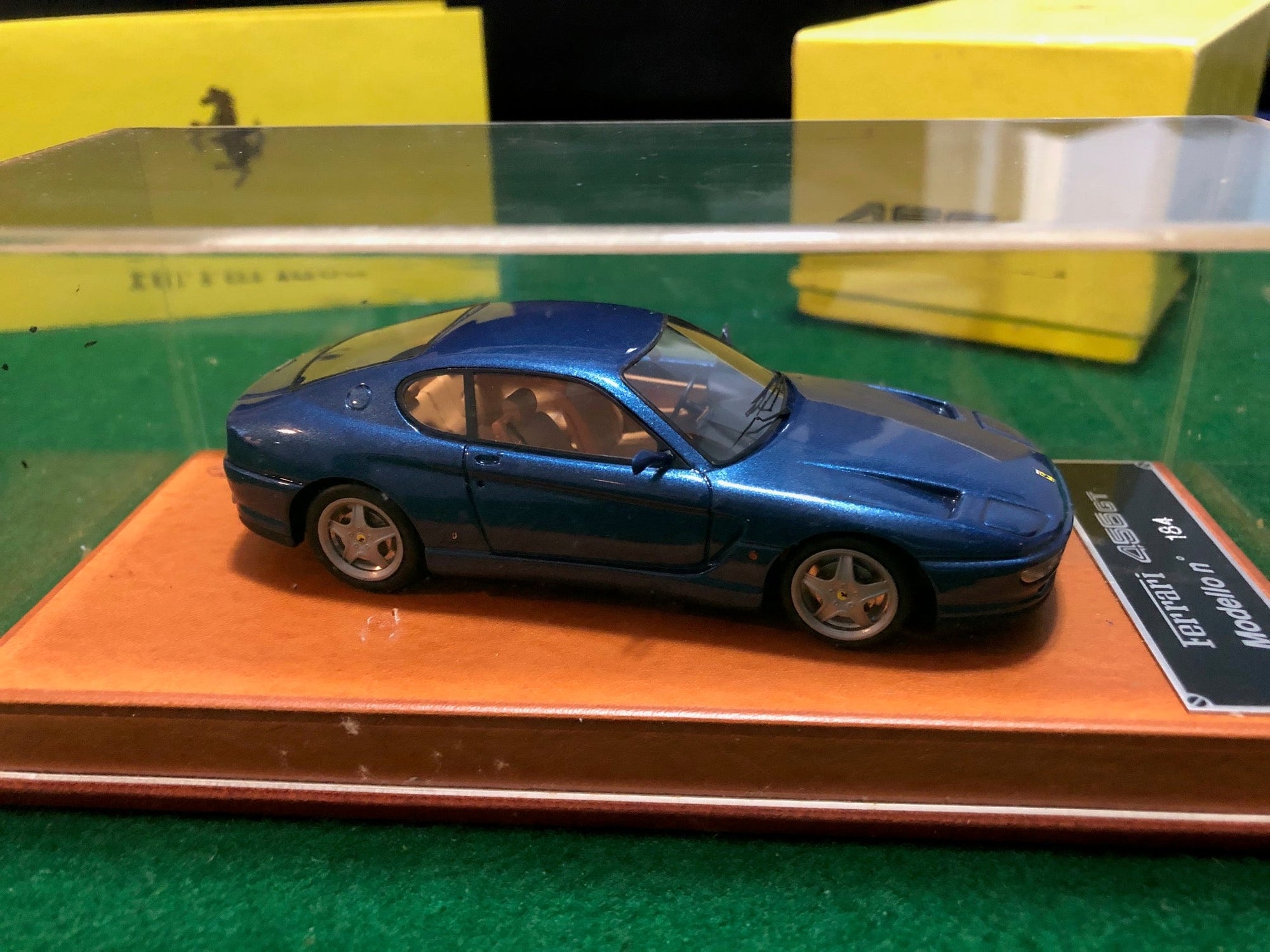 Ferrari 456 GT Metallic Blue - Schedoni Leather Base by BBR 1:43