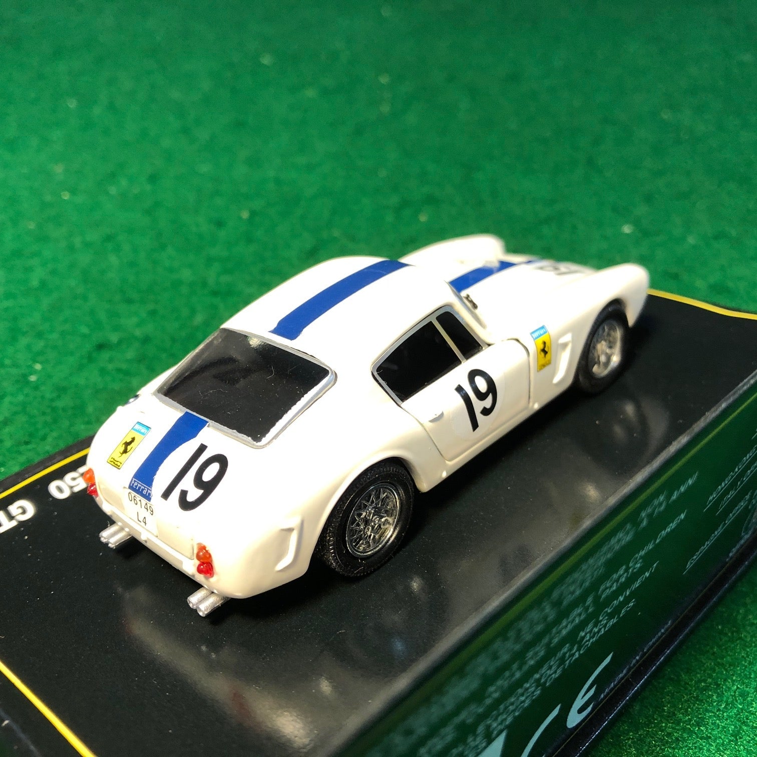 Ferrari 250 GT SWB Berlinetta N 19 by Jouef 1:43 (1012)