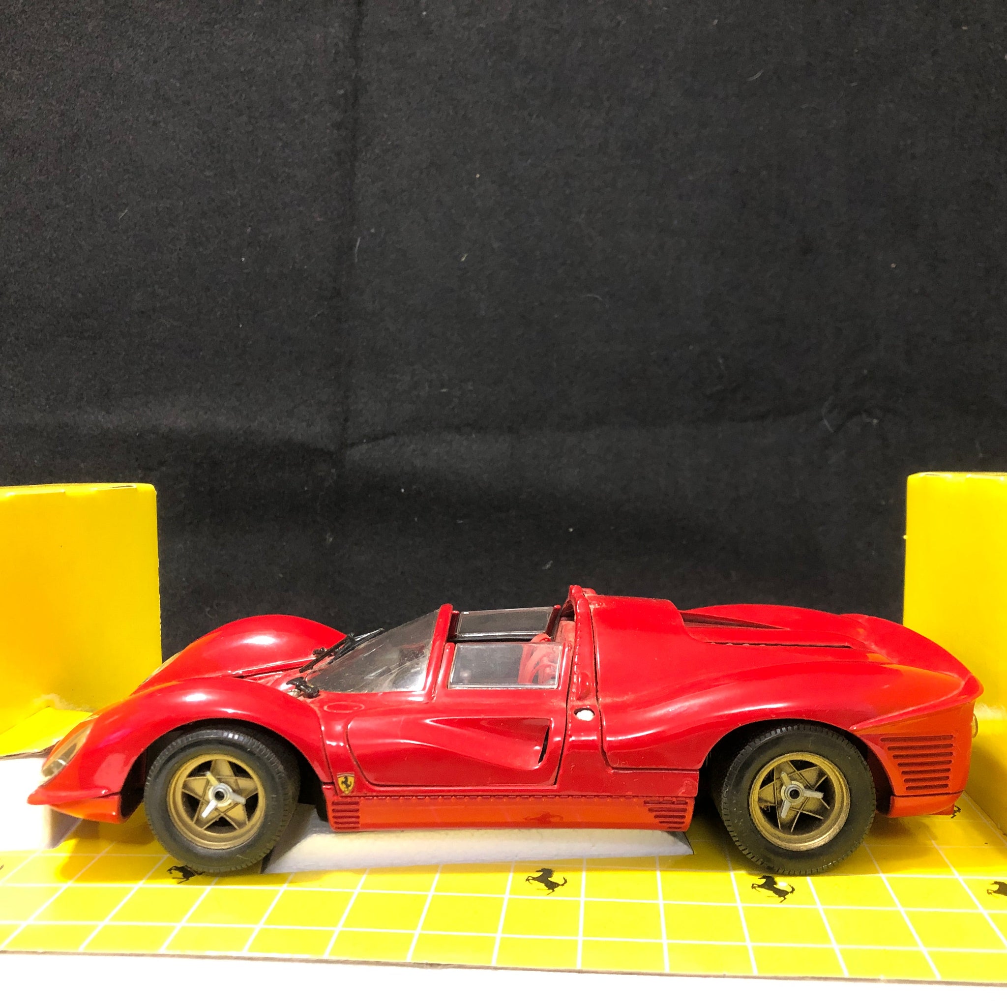 Ferrari 330 P4 1967 Red Spider by Jouef 1:18 (3005)