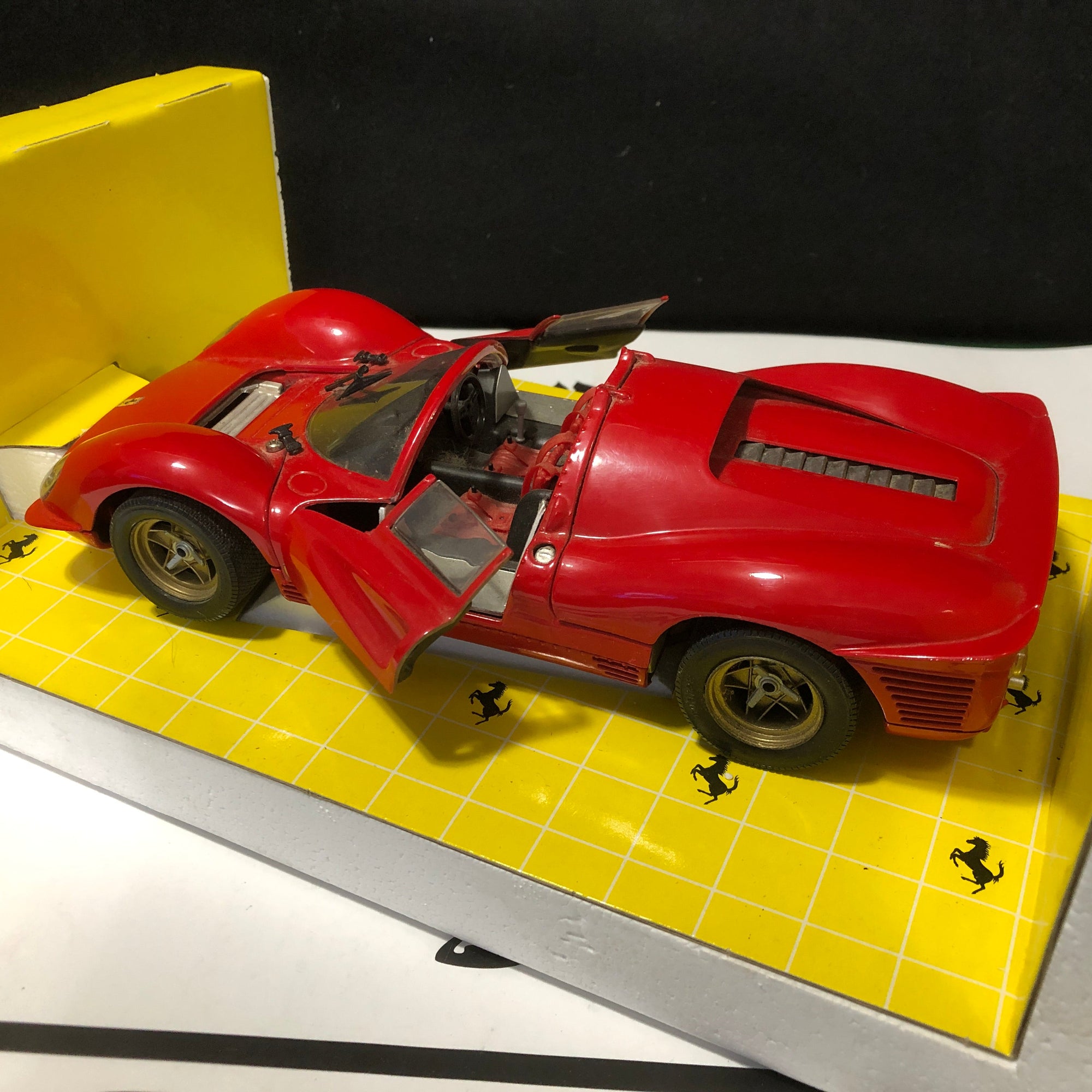 Ferrari 330 P4 1967 Red Spider by Jouef 1:18 (3005)