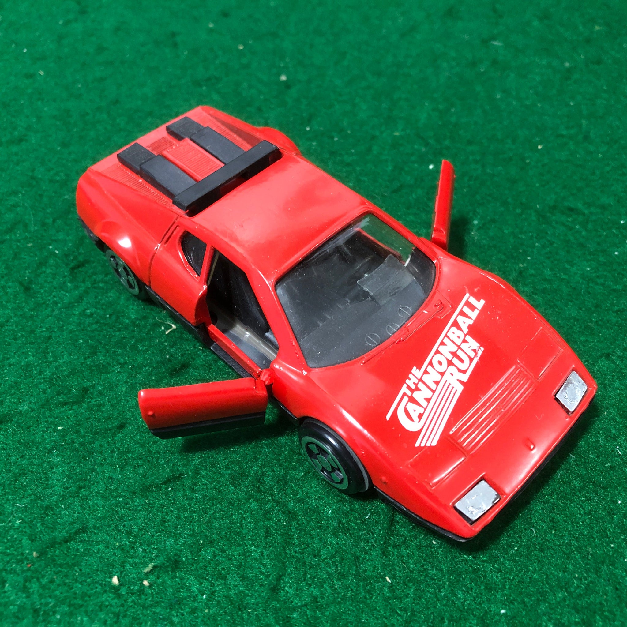Ferrari 512 BB Cannonball Run by Kidco 1:43 Motorized (1610)(No box)