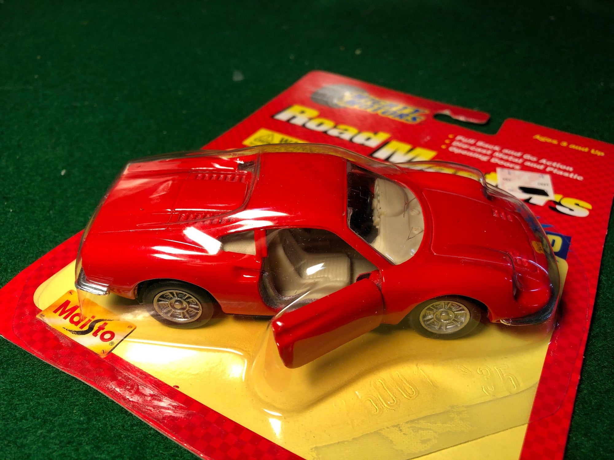 Ferrari 206 or 246 Dino GT Red by Maisto 1:36 Motorized (25001)