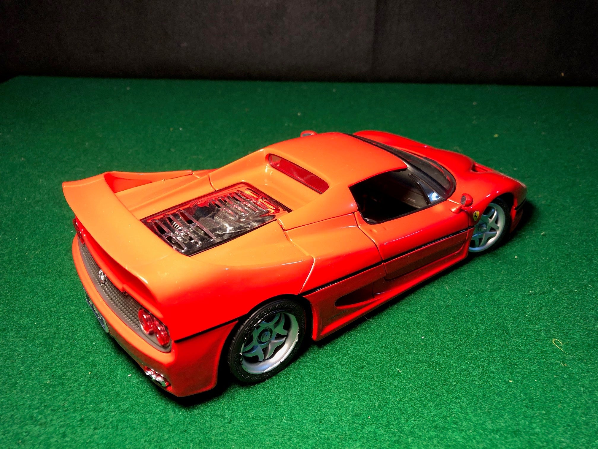 Ferrari F50 Red by Maisto 1:18 (31823)(No box)