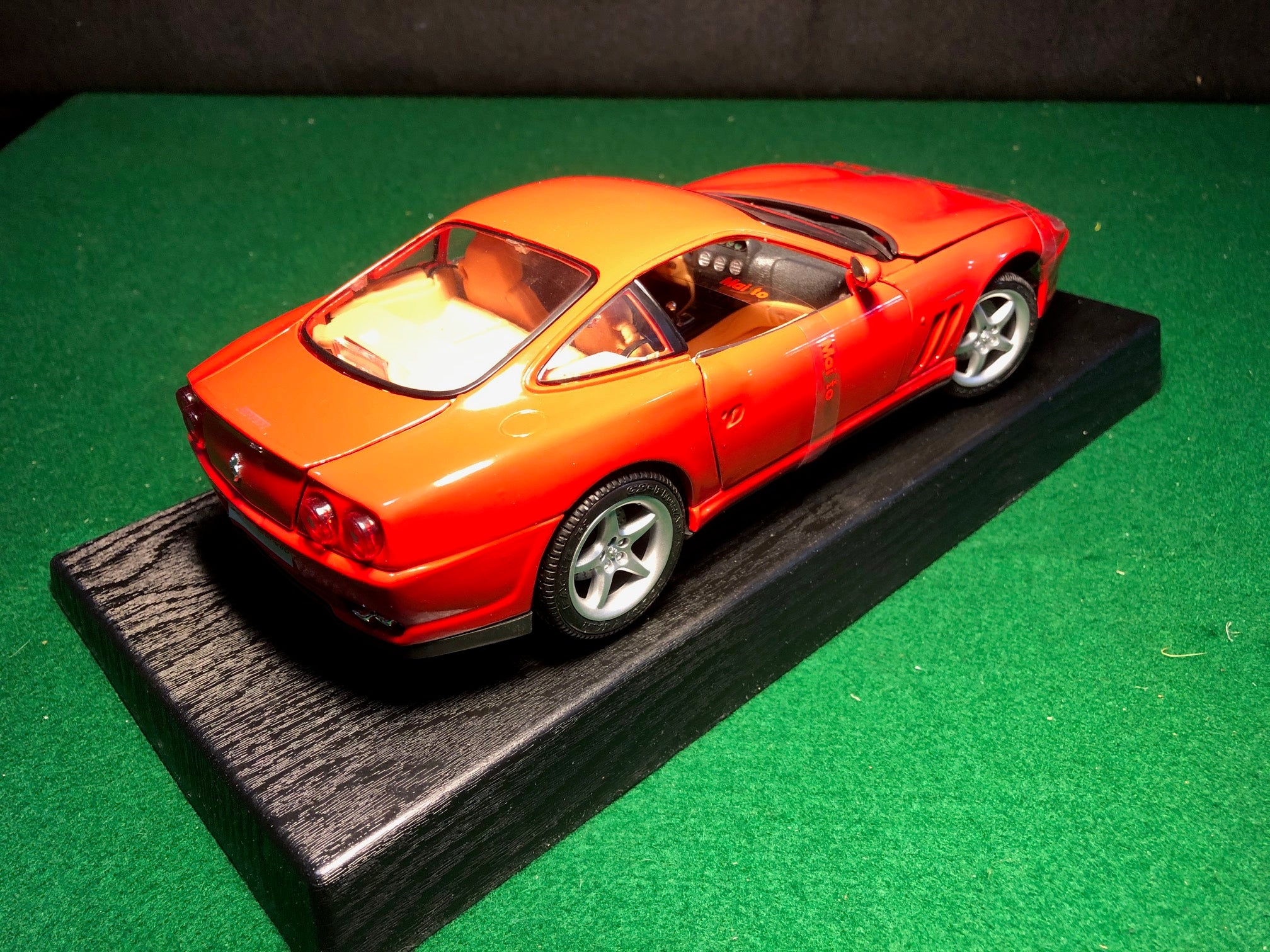 Ferrari 550 Maranello Red by Maisto 1:18 (31839) - Petrolicious