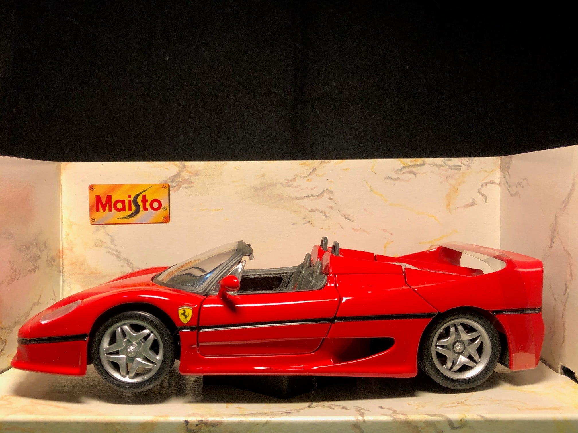Ferrari F50 Spyder Red by Maisto 1:24 (31922)