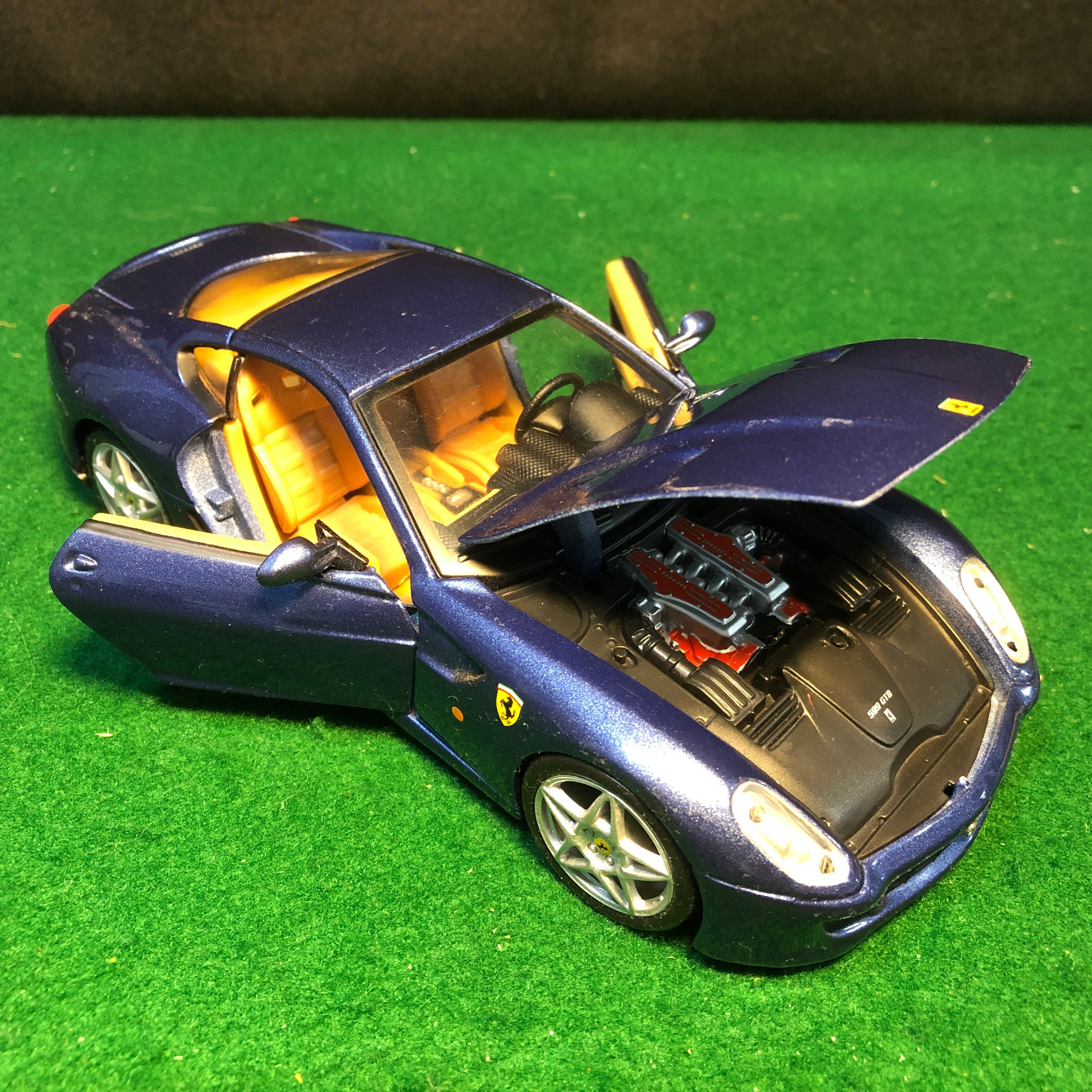 Ferrari 599 GTB Metallic Blue by Maisto 1:24 (39259)(No box