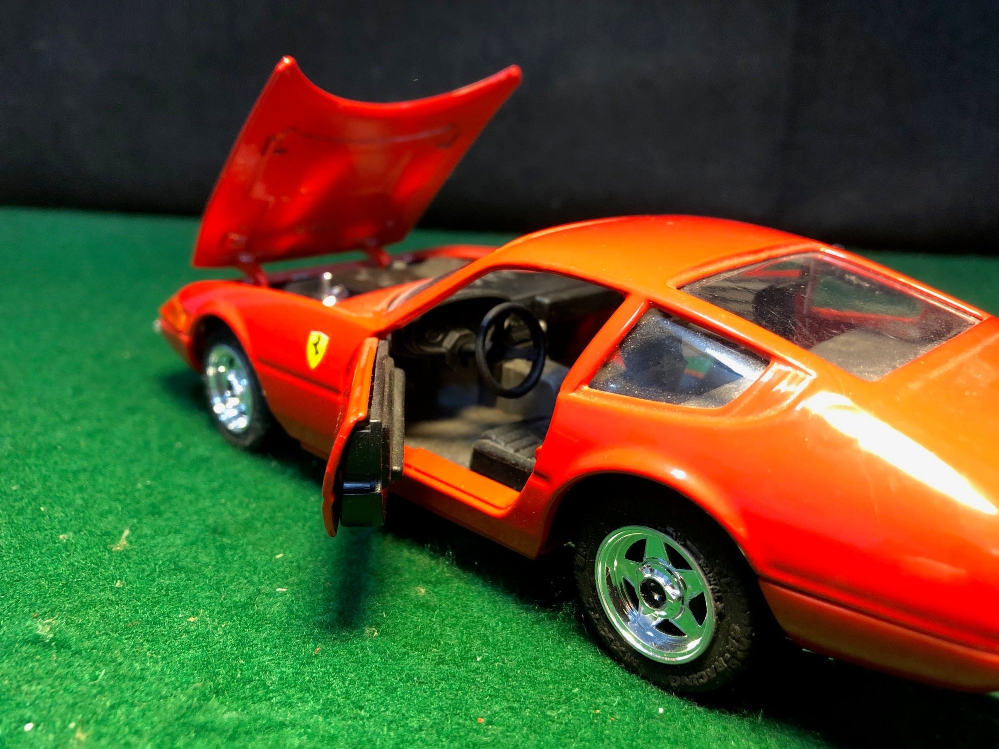Ferrari 365 GTB/4 Daytona Red by Majorette 1:24 (4103)(No box)