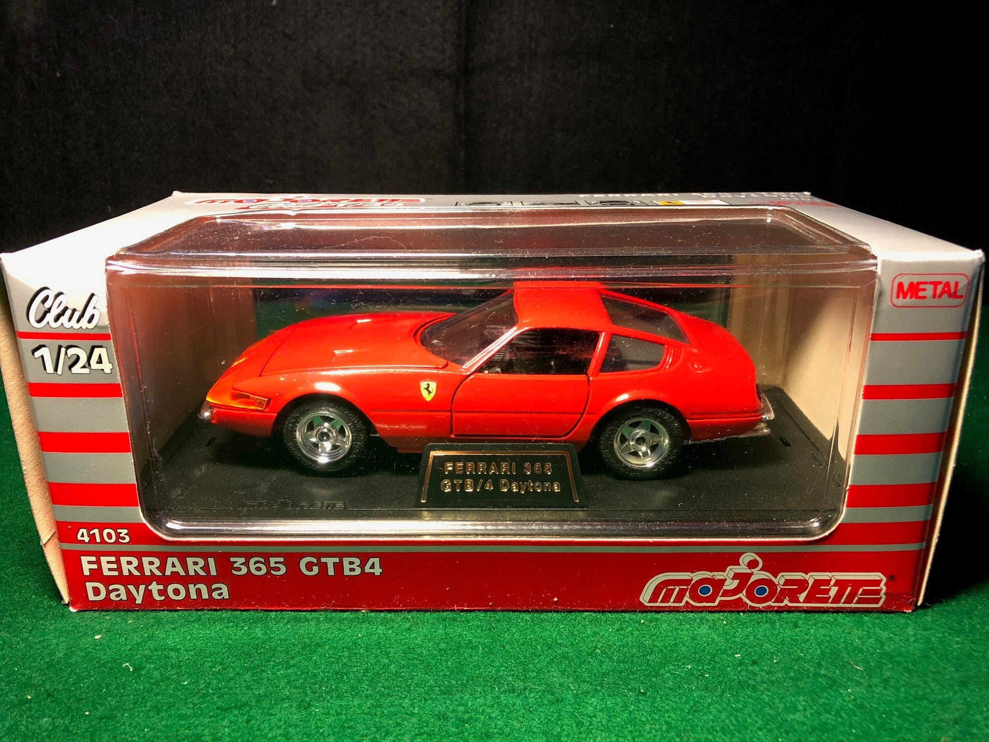 Ferrari 365 GTB/4 Daytona Red by Majorette 1:24 (4103)