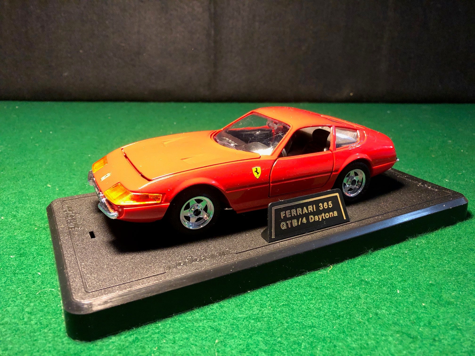 Ferrari 365 GTB/4 Daytona Red by Majorette 1:24 (4103)