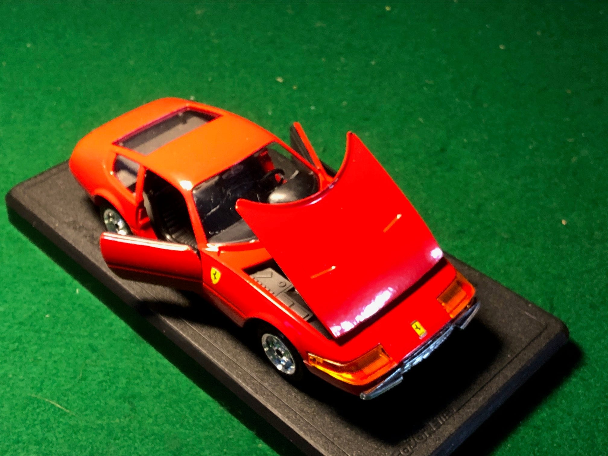 Ferrari 365 GTB/4 Daytona Red by Majorette 1:24 (4103) - Petrolicious