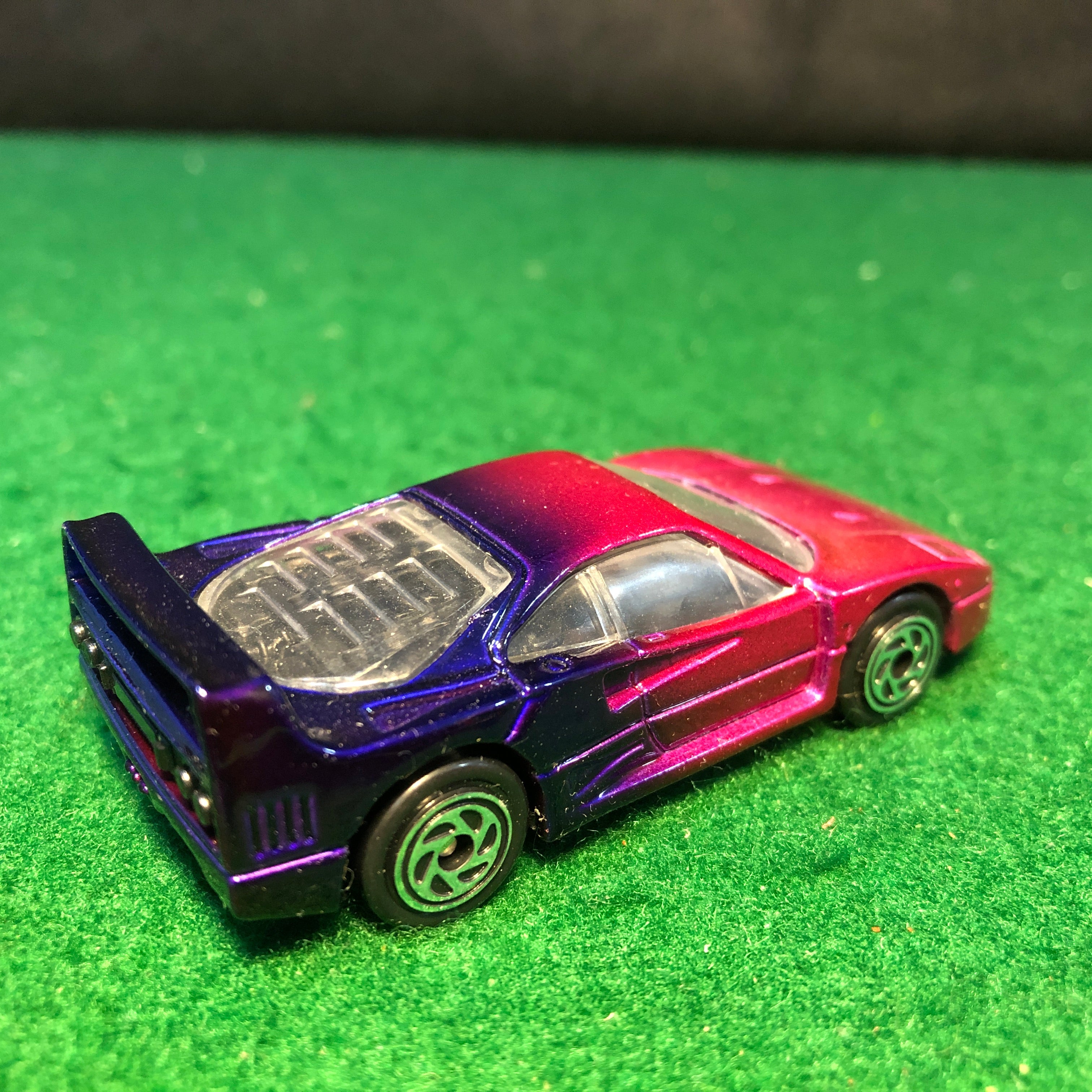 Ferrari F40 Purple by Matchbox 1:59 (MB24)(No box) - Petrolicious
