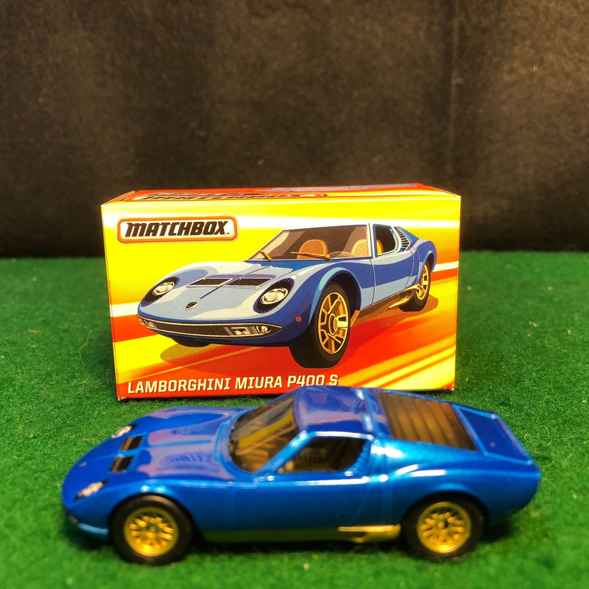 Lamborghini Miura P400 Blue by Matchbox 1:66 (MBB11)