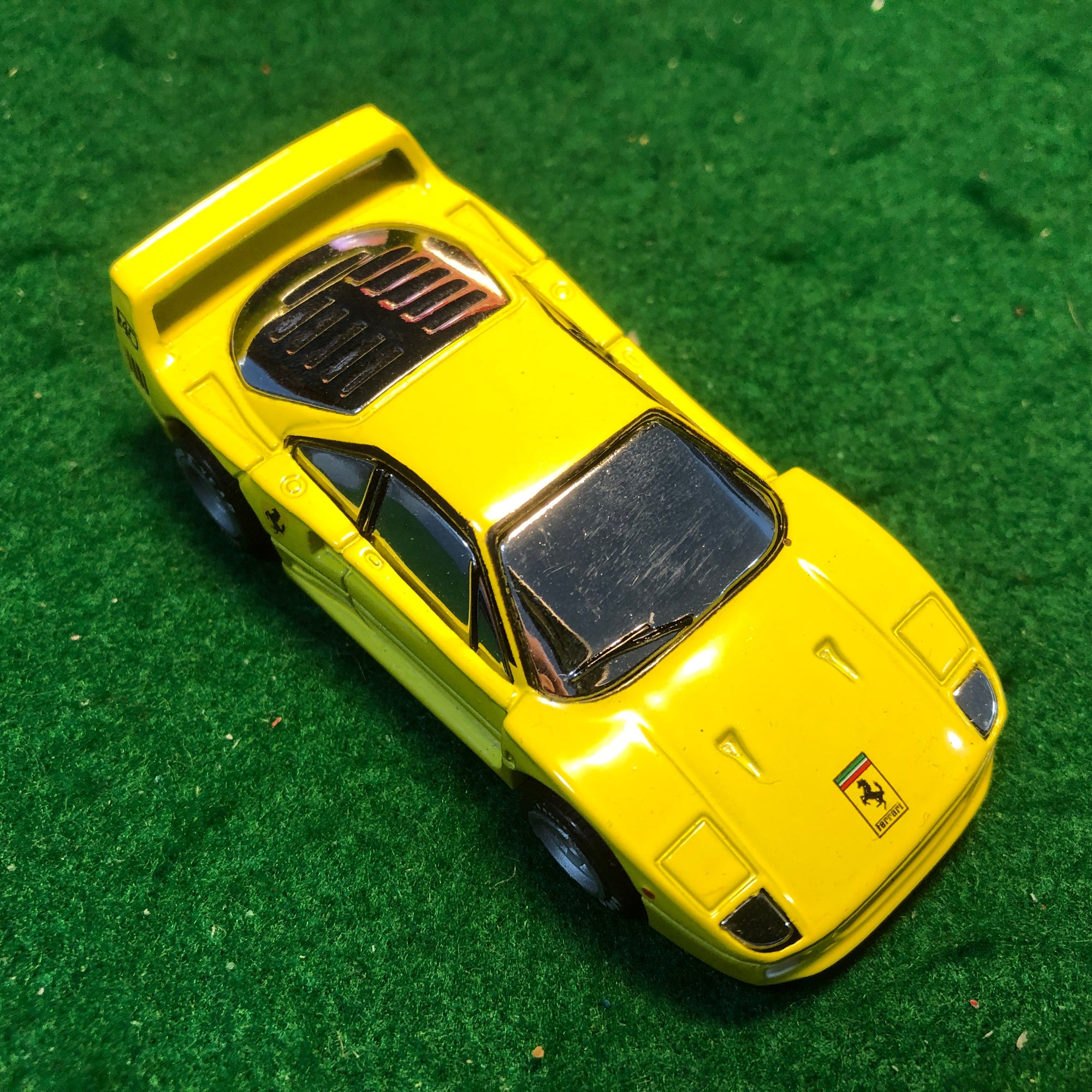 Ferrari F40 Yellow by Matchbox 1:59 (WC10)