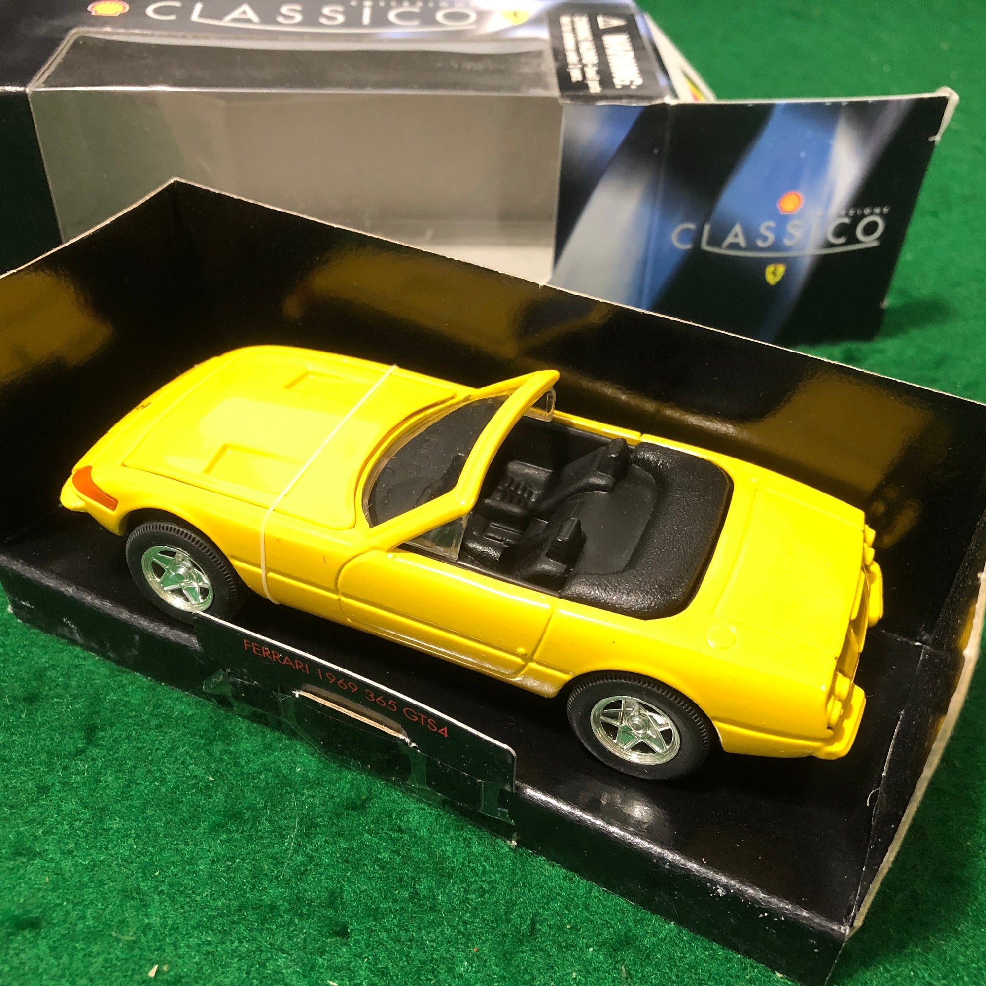 Ferrari 365 GTS/4 Daytona Spyder 1:43 by MB Sales