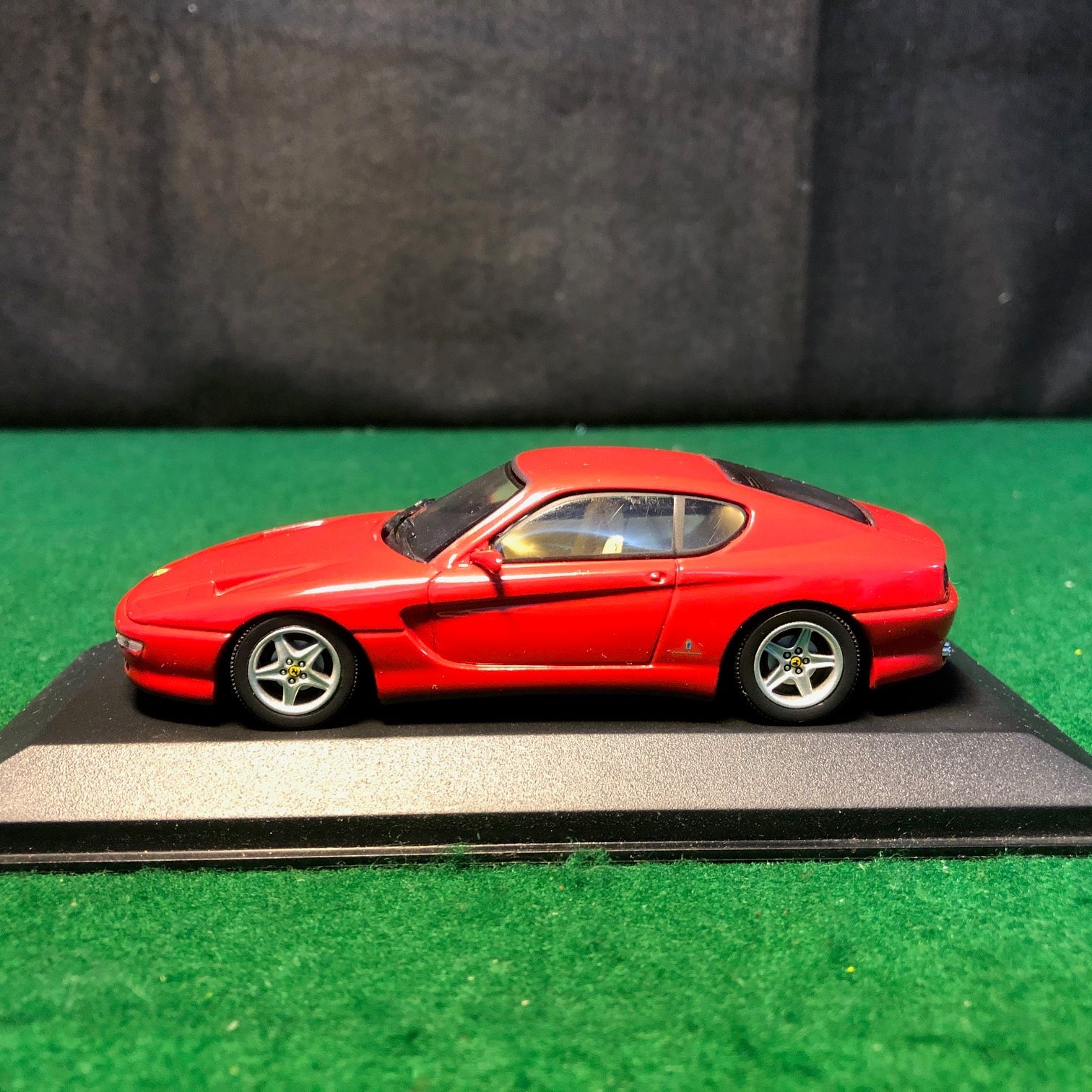 Ferrari 456 GT Red by Minichamps 1:43 (072400)